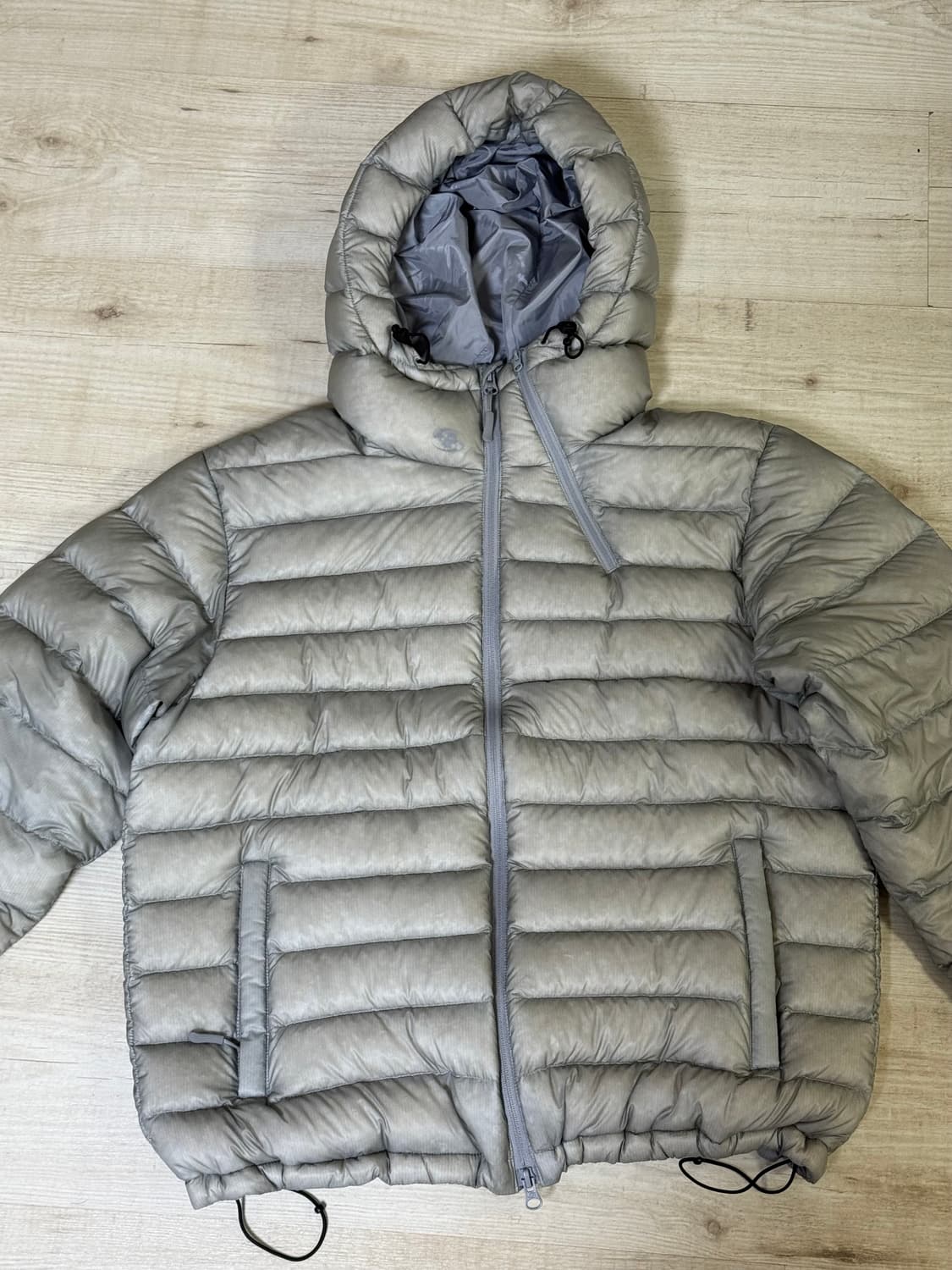 산산기어 24fw 서픽스 푸퍼 자켓 그레이 판매합니다 상품이미지4