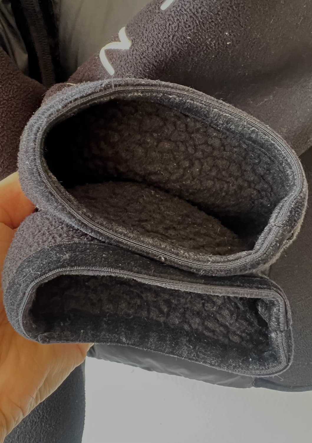 데상트 여성 블랙 하이브리드 패딩플리츠 후드집업점퍼 상품이미지4