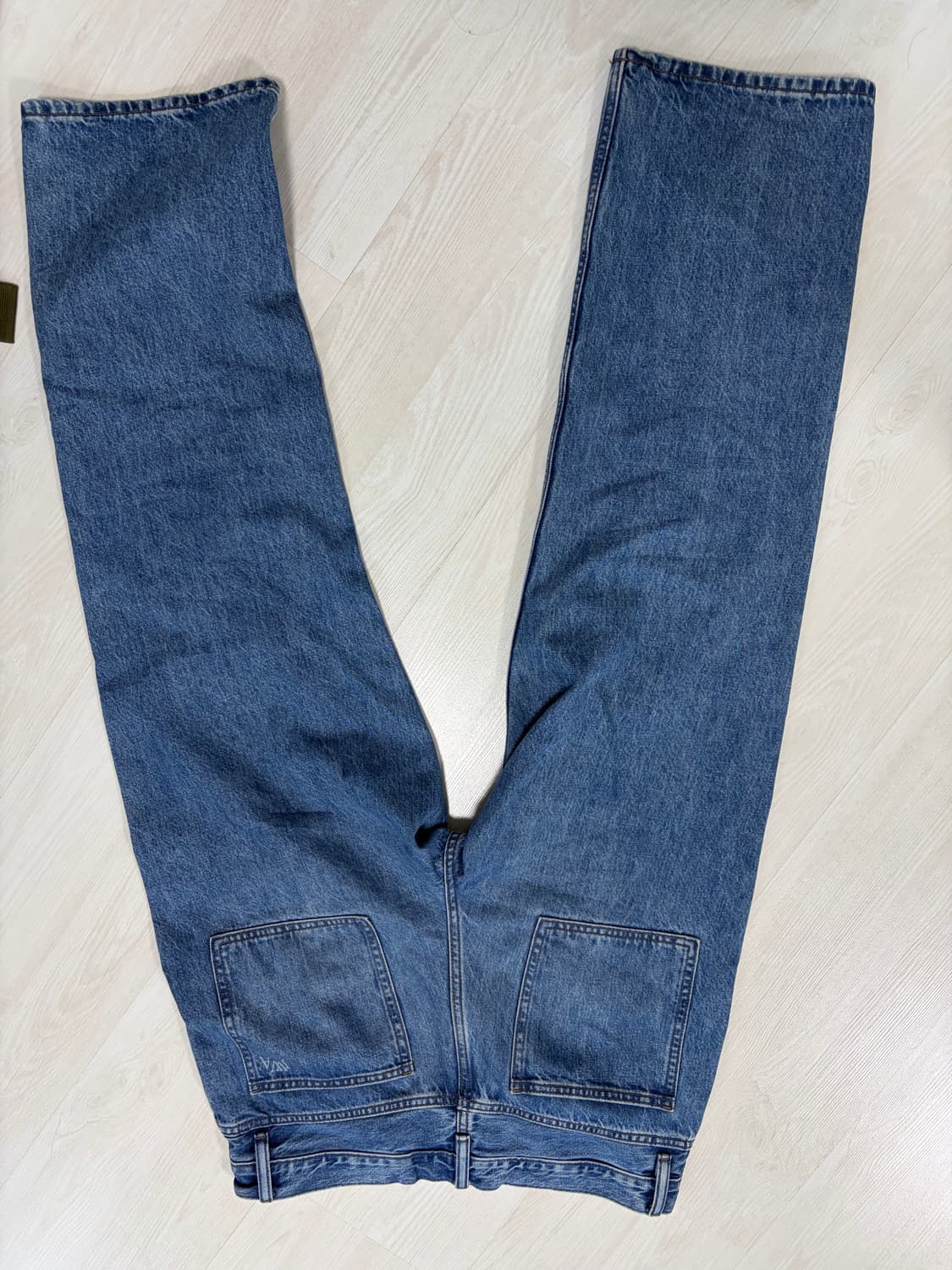 유니클로 JW앤더슨 스트레이트진 상품이미지2