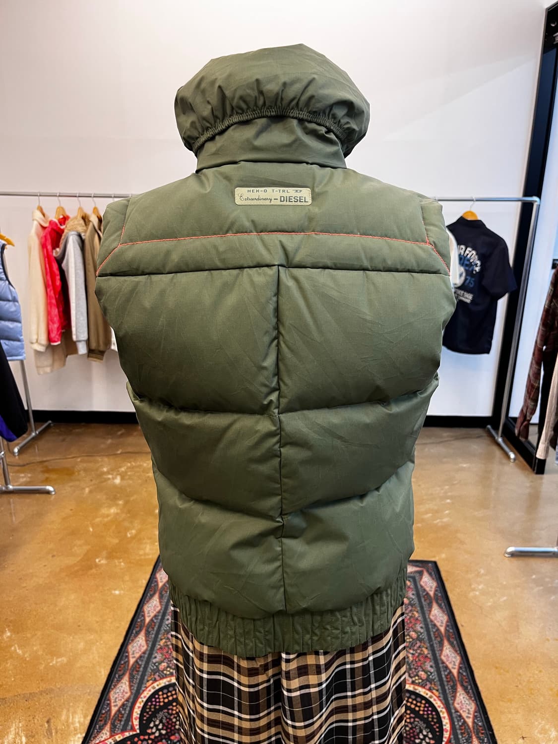 디젤 밀리터리 패딩 베스트 카키 상품이미지5
