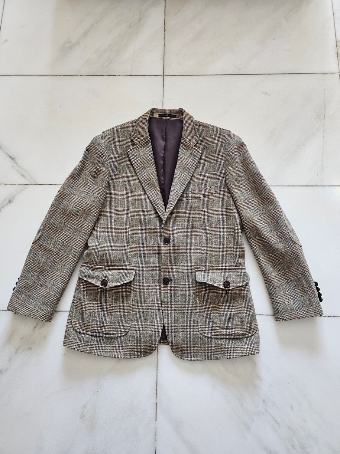 피에르가르뎅 캐주얼 울 체크 자켓 (100사이즈)

 상품이미지4