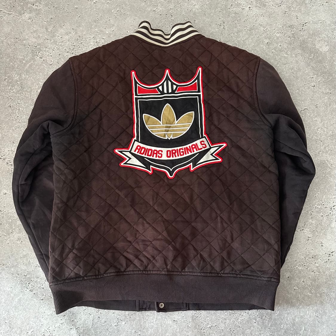 아디다스 오리지널스 퀼팅 바시티 자켓  상품이미지2