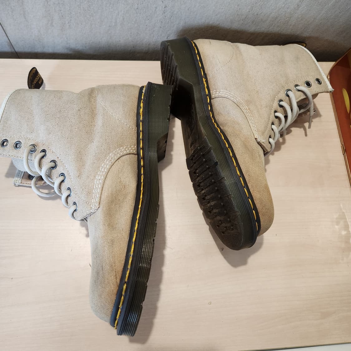 Dr.Martens 샘플 8홀 / 유니섹스 감성 부츠✨
265~270 상품이미지8