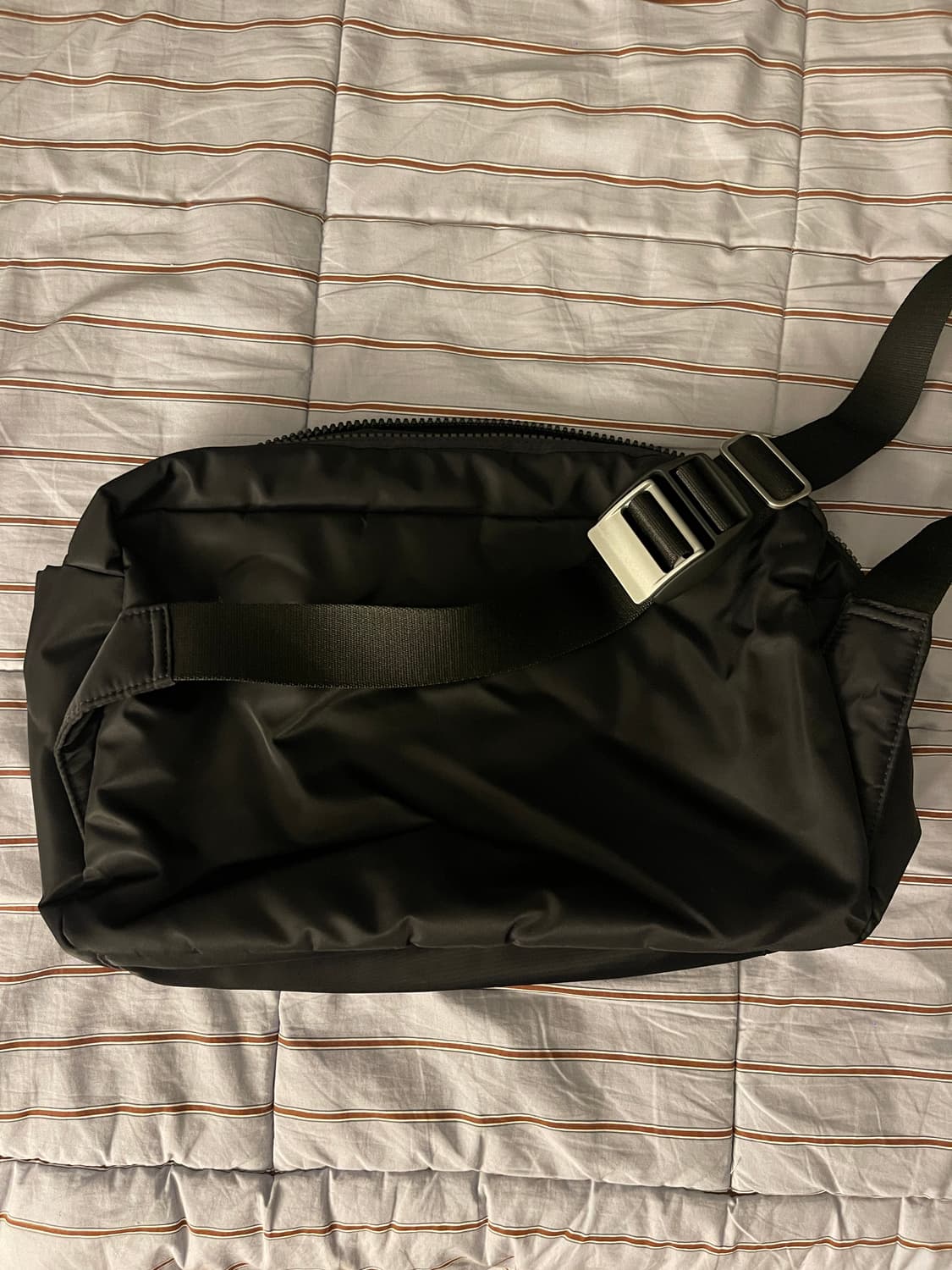 코스 cos x 예보아 콜라보 나일론 메신저 백 상품이미지2