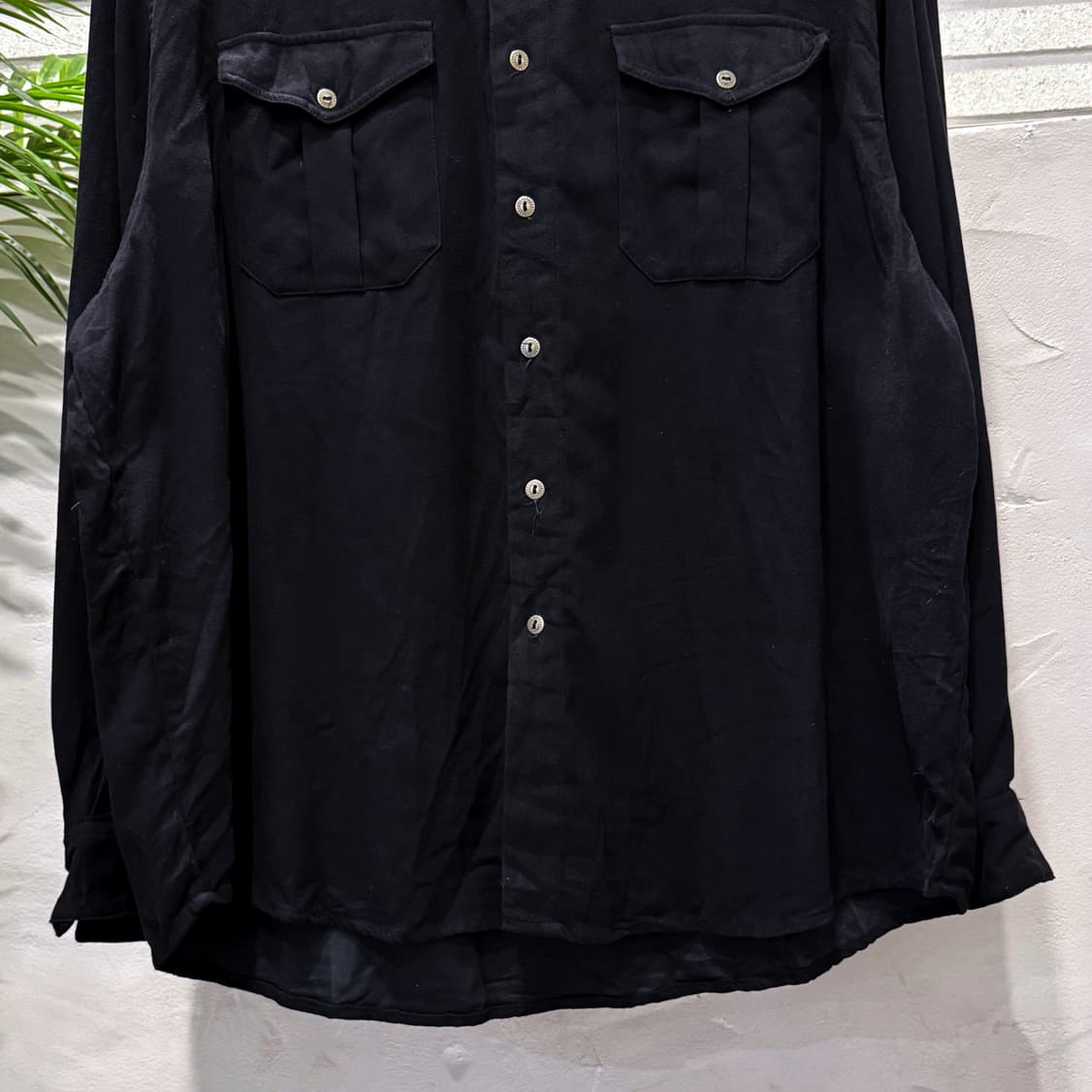 EURO VINTAGE 캐주얼 스웨이드셔츠 투포켓 메탈버튼 디테일 블랙 상품이미지5