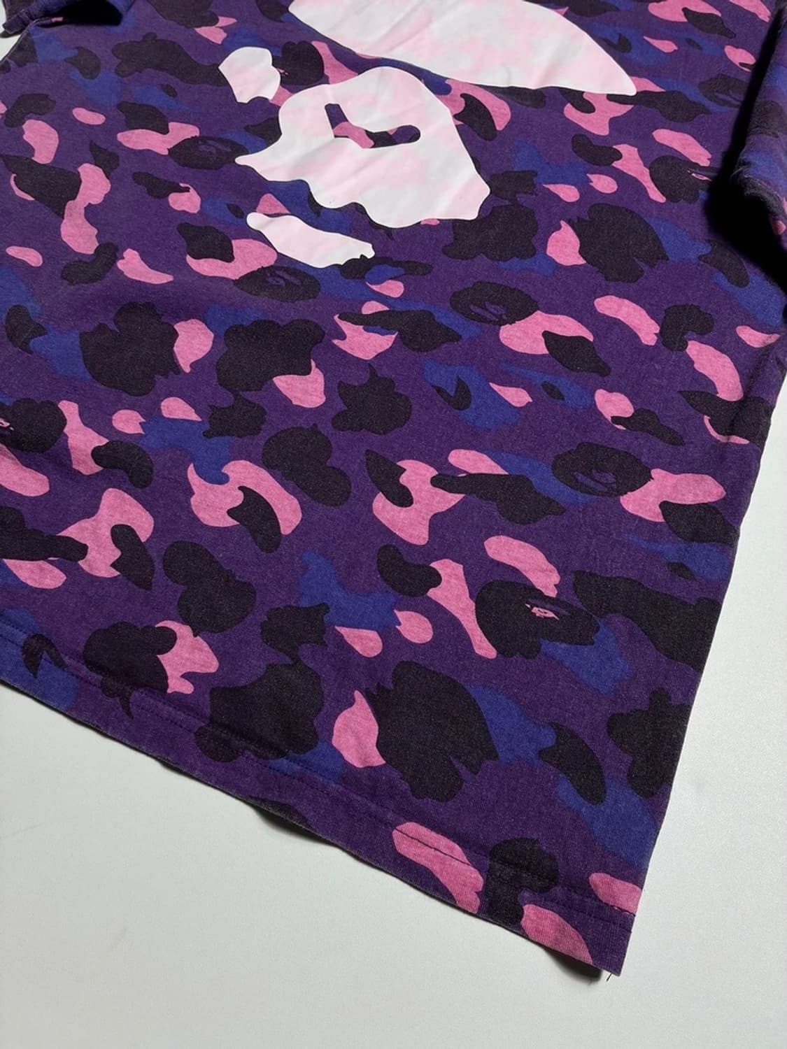 베이프 BAPE 카모 칼리지 퍼플 반팔 티셔츠 R1703 상품이미지3