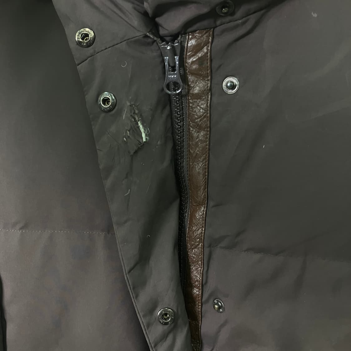 버버리 브라운 퀄팅 롱 다운 패딩 코트 상품이미지8