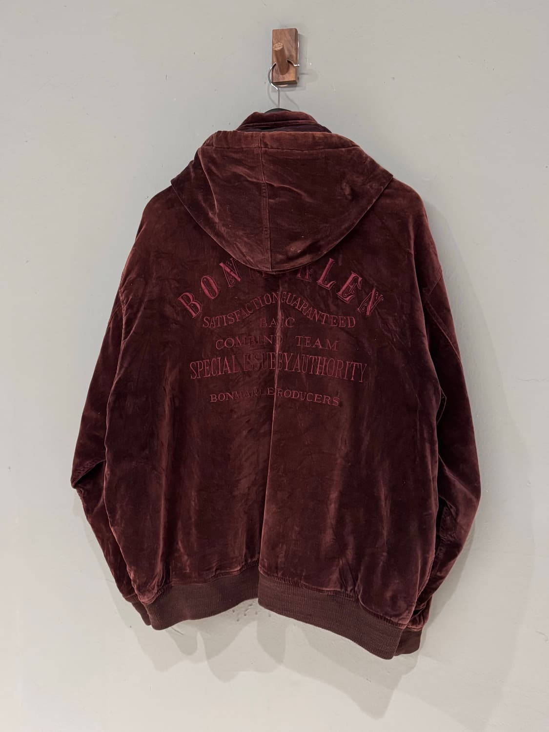 Bonmarlen 레터링 벨벳 후드 집업 자켓  상품이미지3
