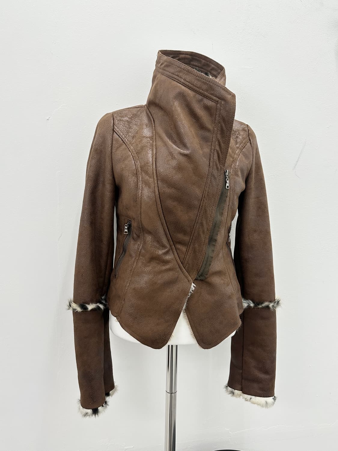  Leather high neck fur trimming jacket 상품이미지10