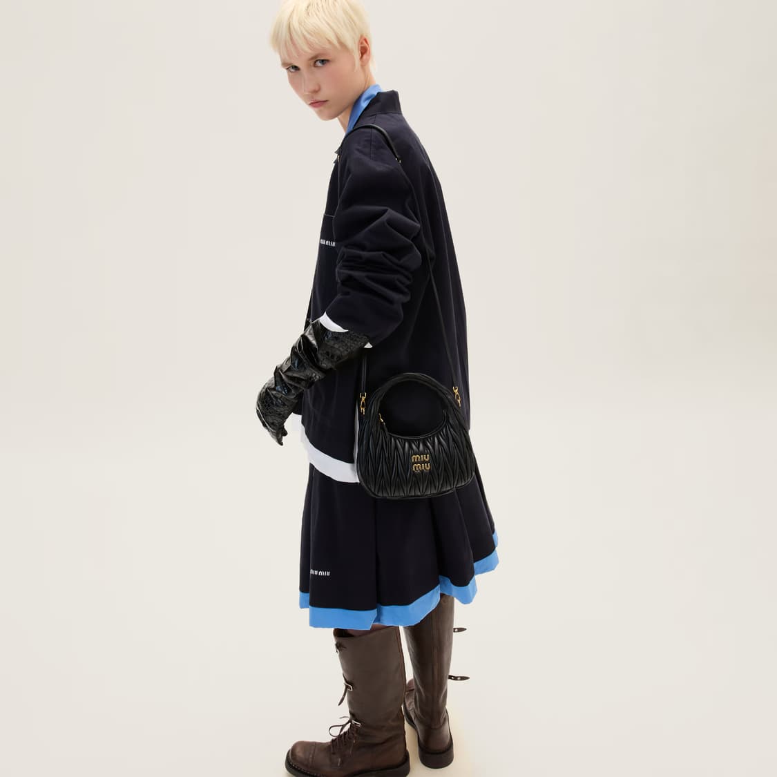 미우미우 완더 스몰 레더 호보백 상품이미지7