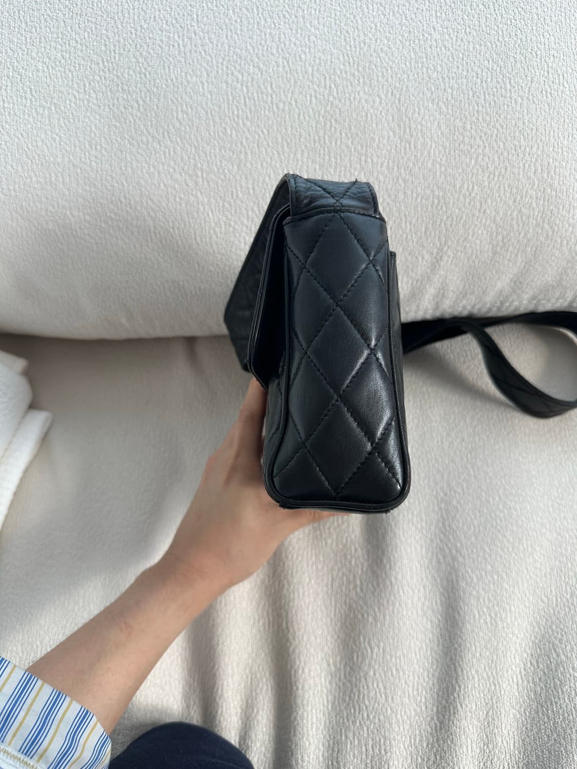 CHANEL 샤넬 빈티지 퀼팅 레더 크로스백(4번대) 상품이미지4