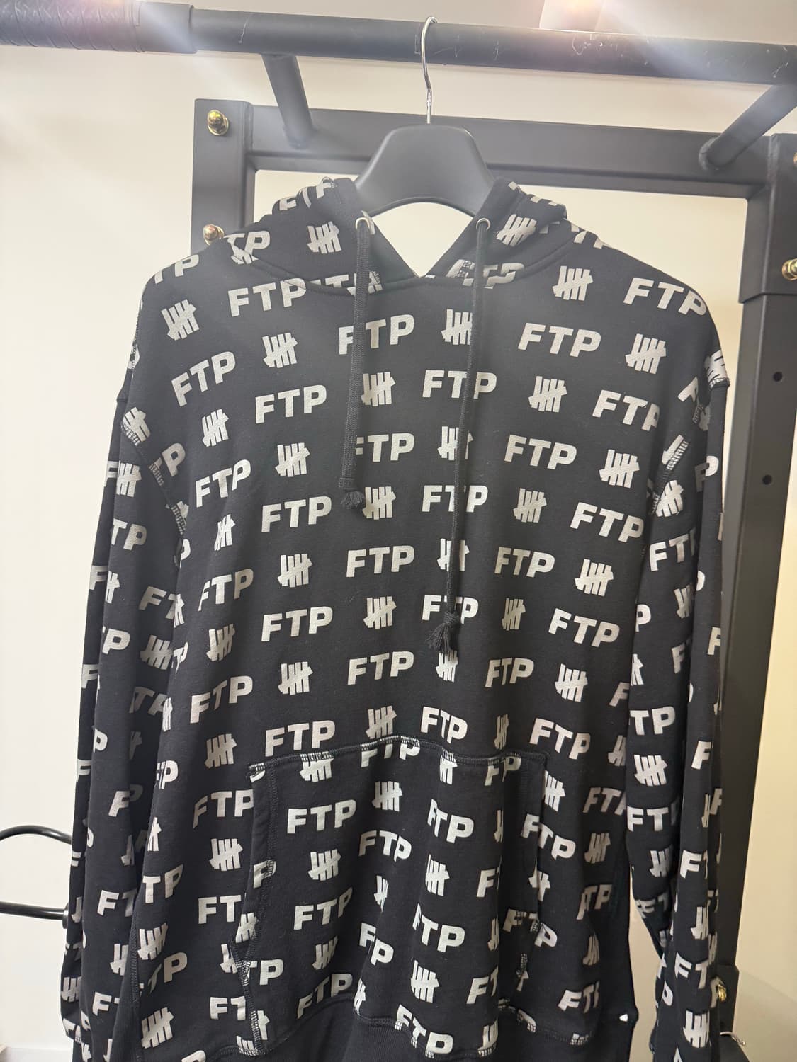 FTP X UNDEFEATED 올오버 후디 상품이미지1