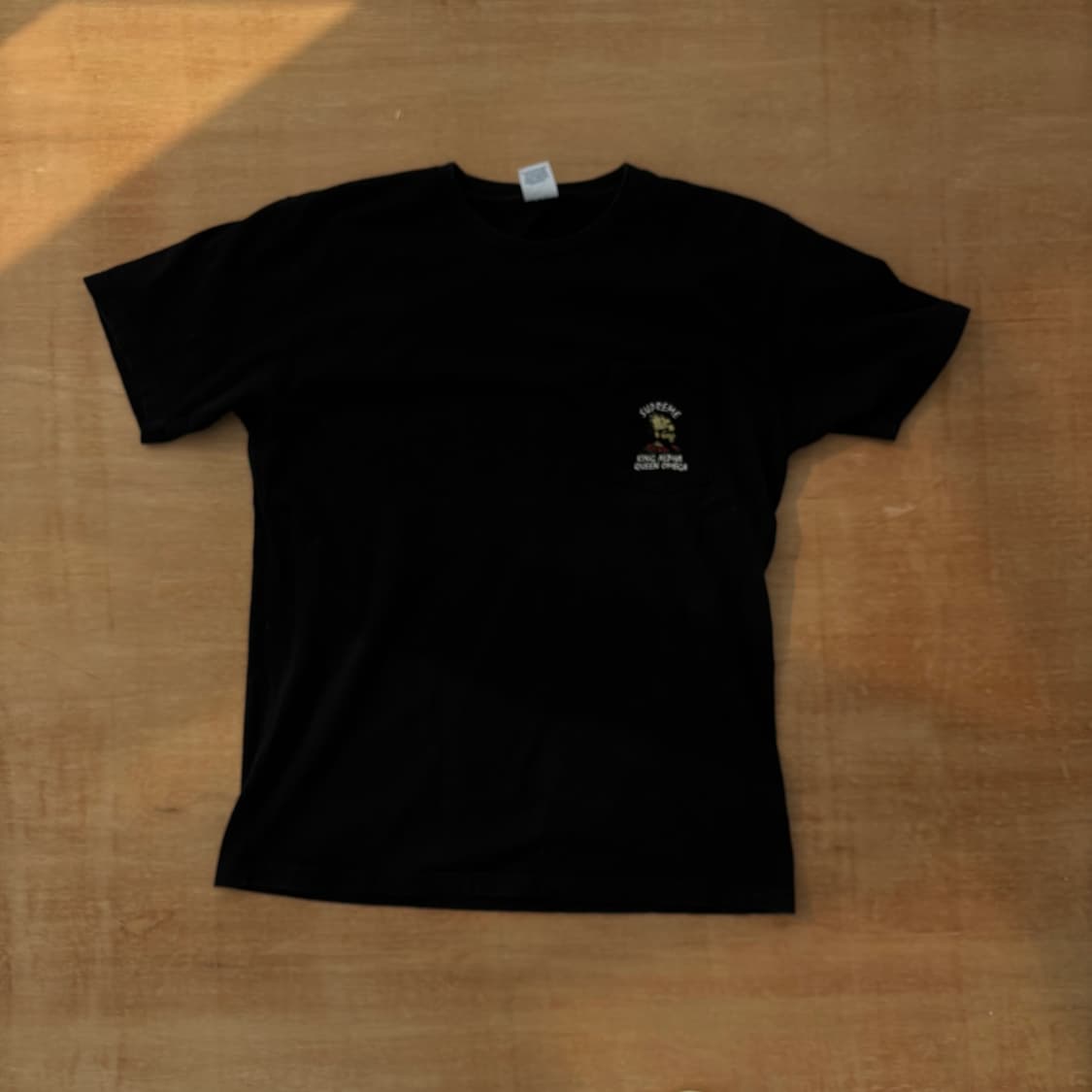 Supreme Queen Pocket Tee  슈프림 상품이미지1