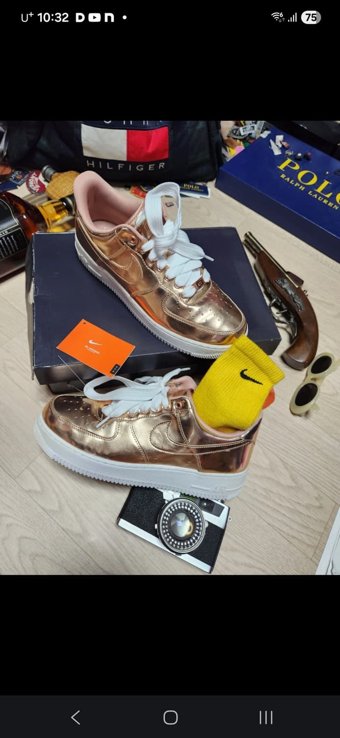 (화보촬영 1회 착용) 나이키 에어포스 골드 메탈릭 포스 275 상품이미지1