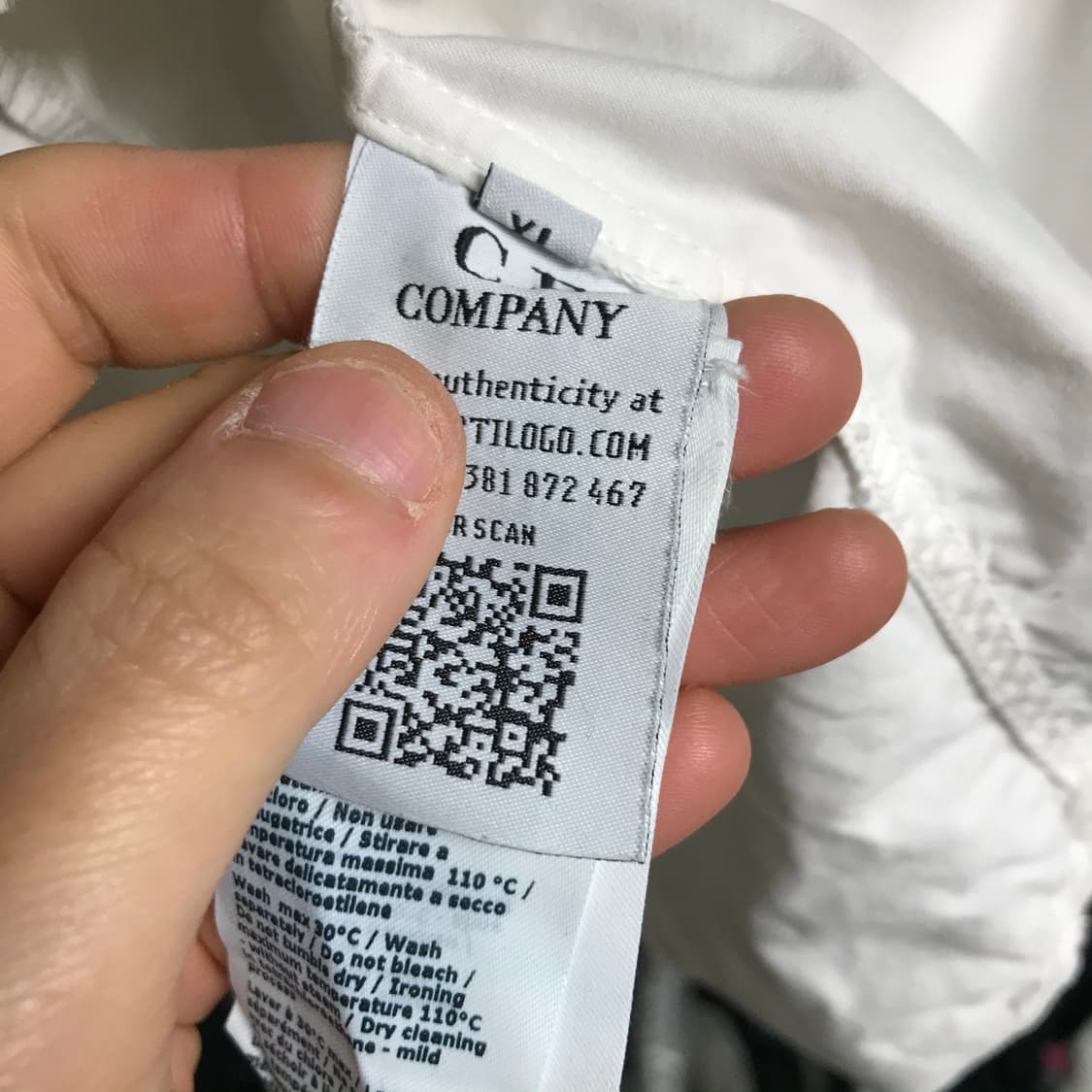 씨피컴퍼니 렌즈 와펜 화이트 포켓셔츠 상품이미지5