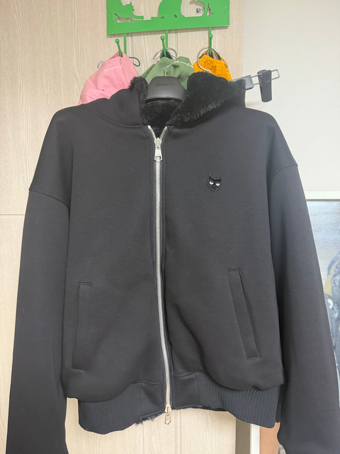 송지오 25fw 지제로 리버시블 퍼 자켓 판매합니다 상품이미지5