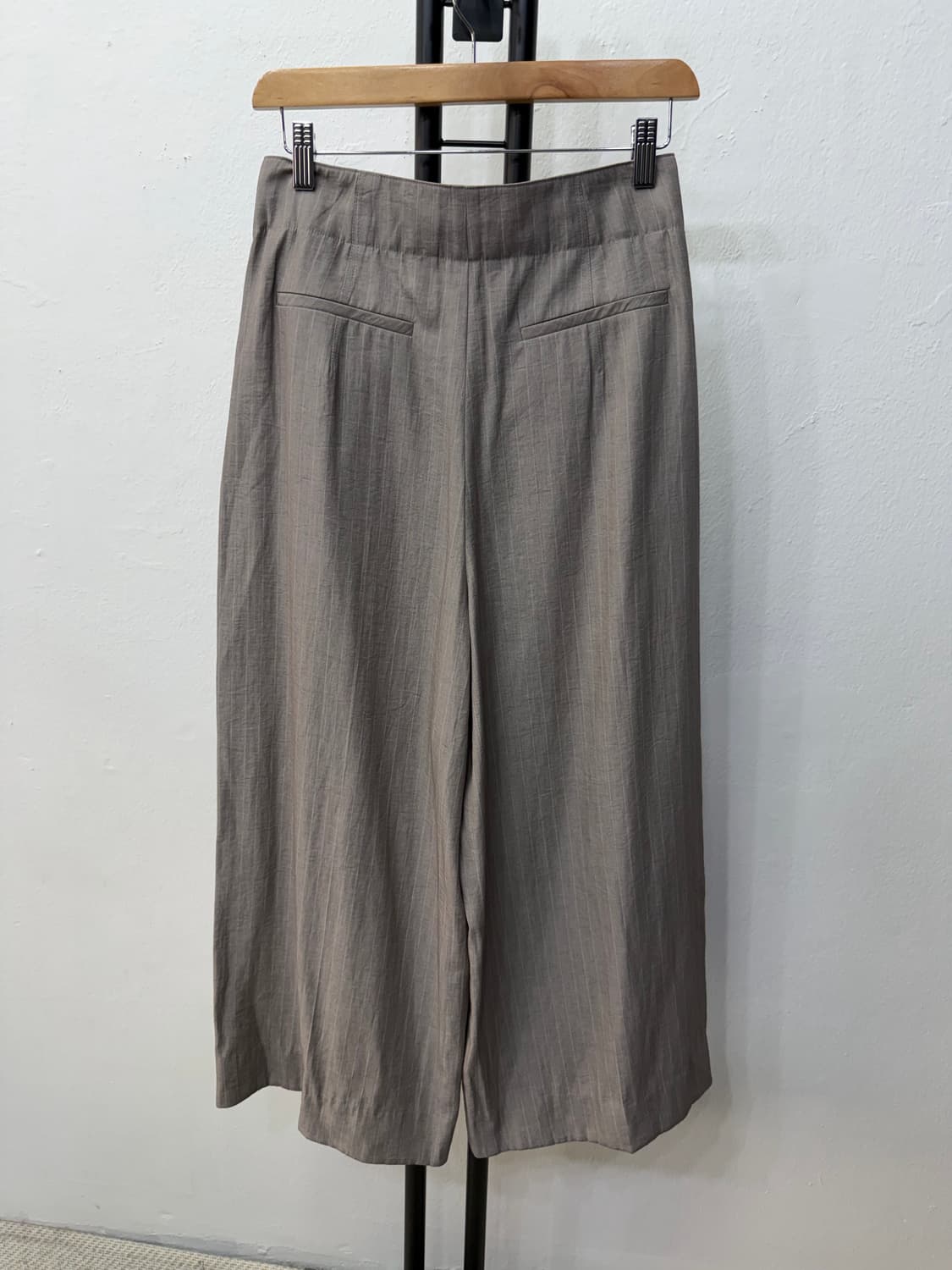 정품) TIME 타임 한섬 20ss 스트라이프 와이드 팬츠 64(26) 상품이미지4