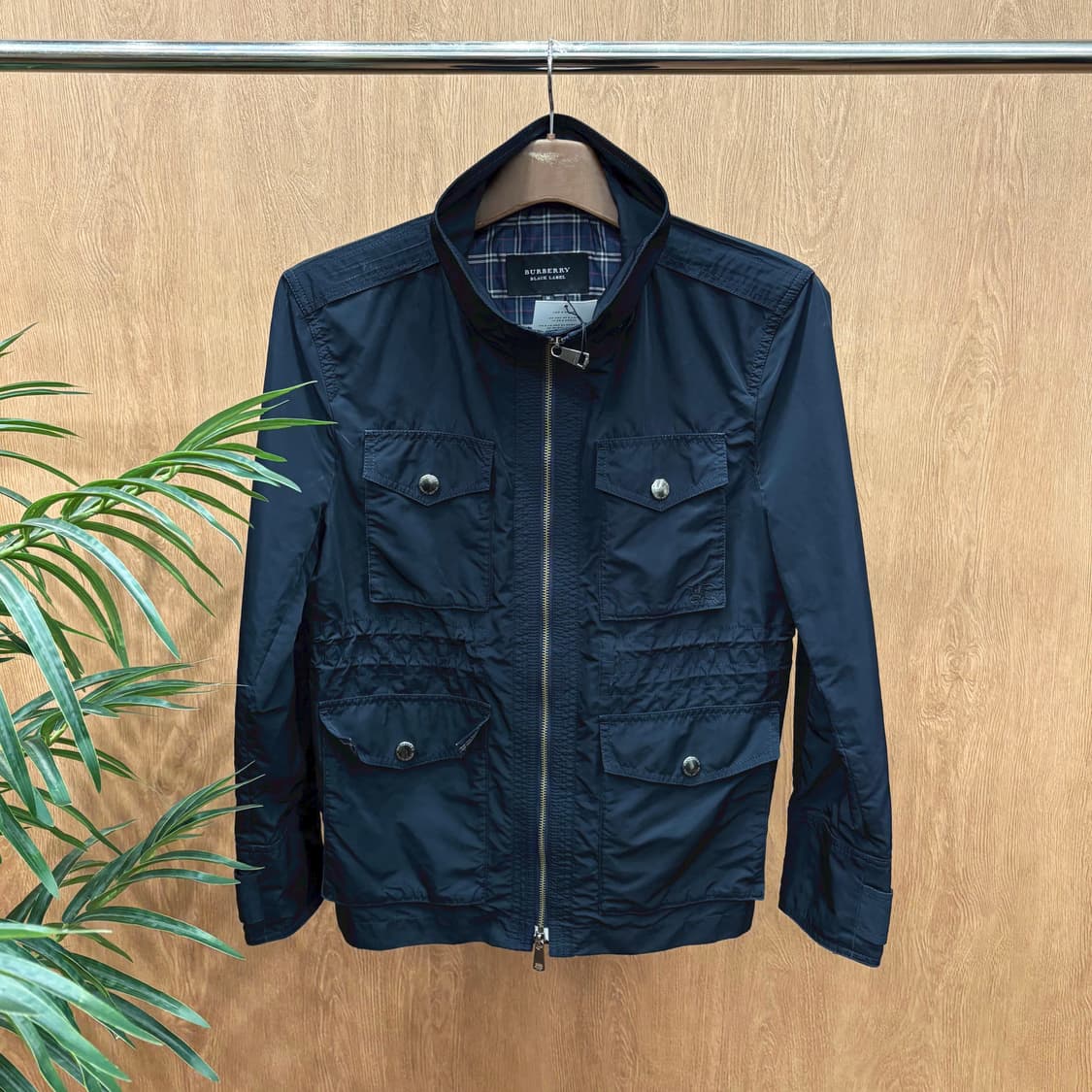 버버리 블랙라벨 필드 자켓 플랩 패치 포켓 스탠드 칼라 디테일 네이비 상품이미지1