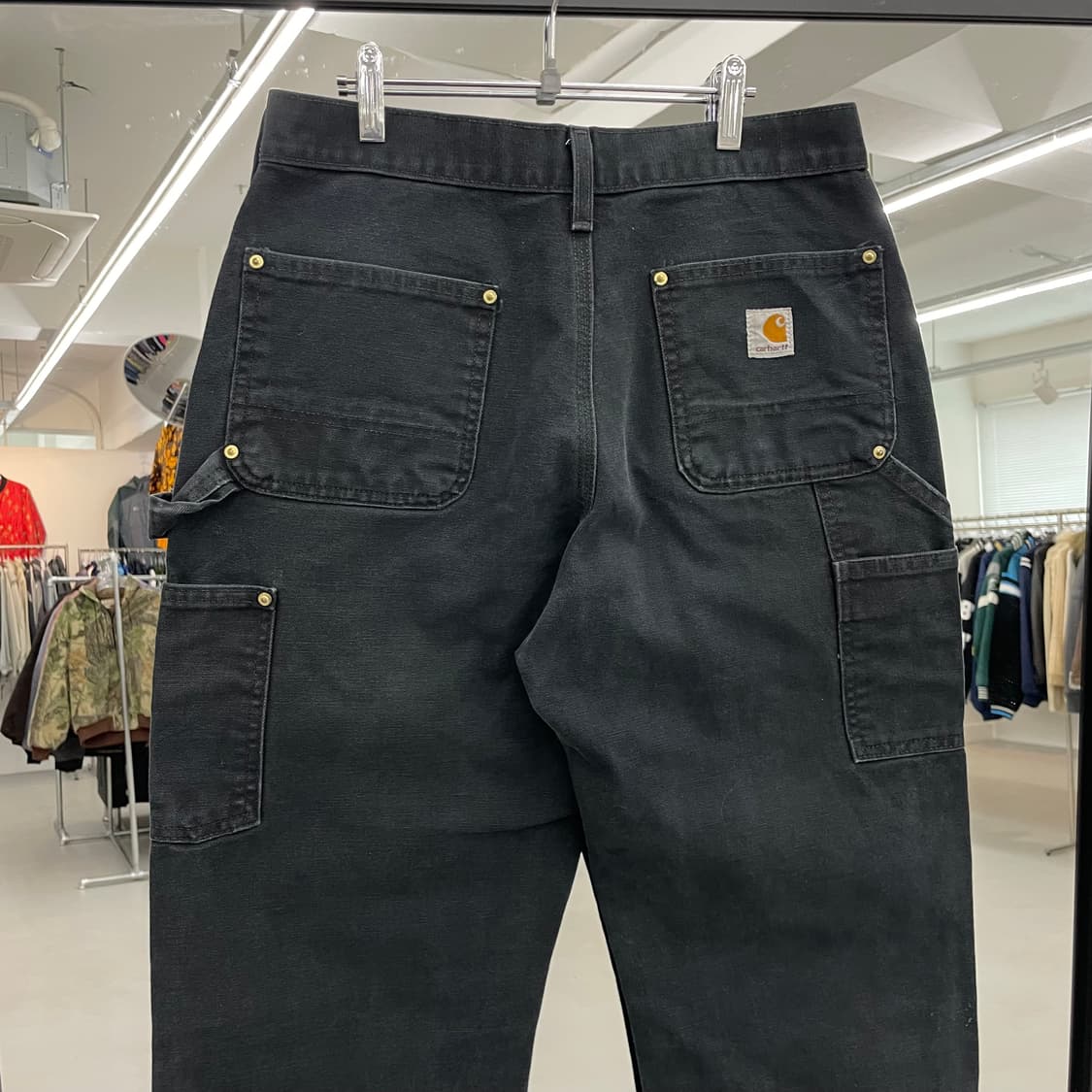 칼하트 OG 더블니 카펜터 덕캔버스 페이딩 워크팬츠 블랙 상품이미지4
