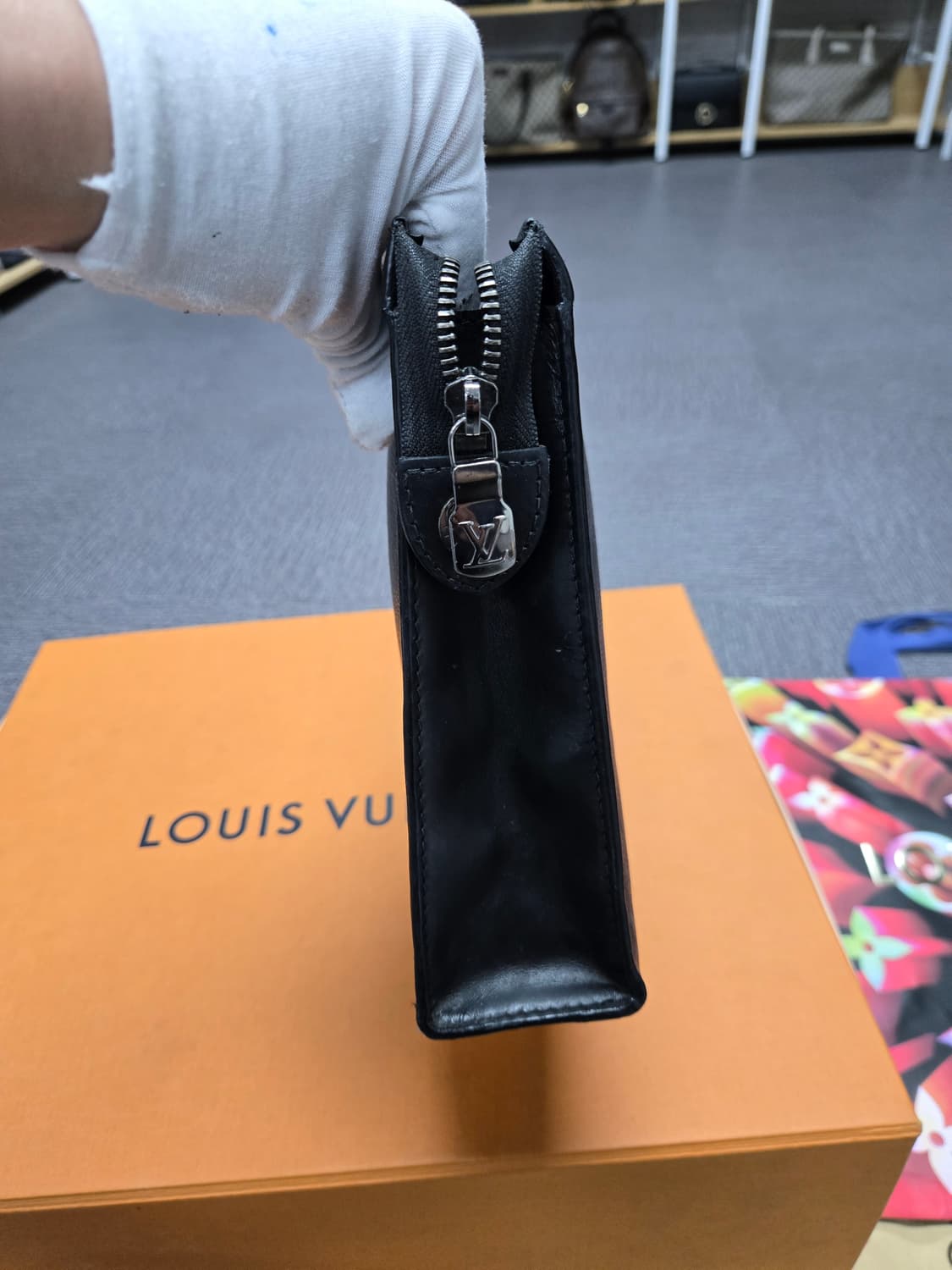 [특가][정품] 루이비통 이클립스 보야주 클러치백 상품이미지4
