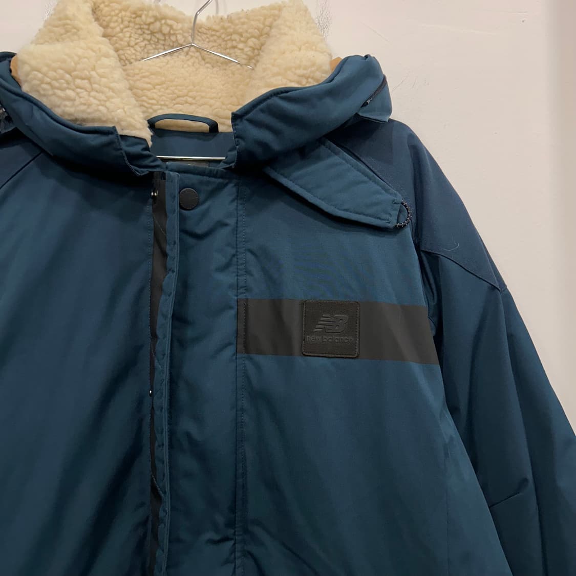 뉴발란스 덕다운 무광 벨티드 후드 패딩 자켓 상품이미지1