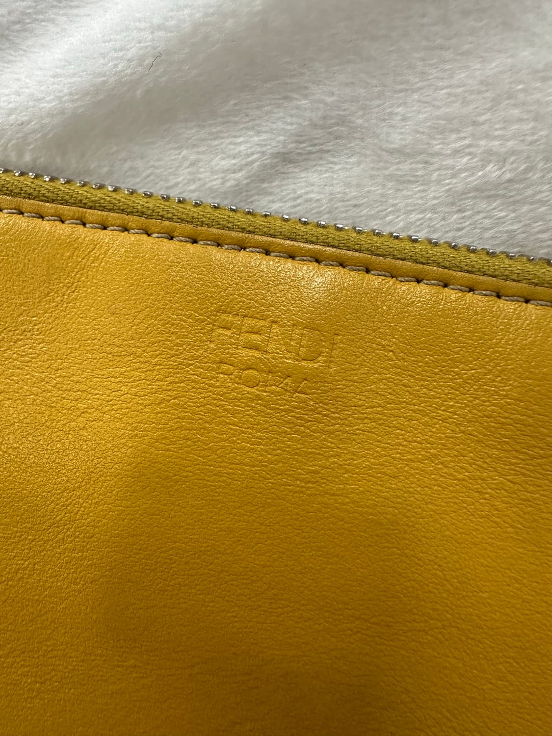 (OS)펜디 THINK 로고 레더 클러치백 상품이미지6