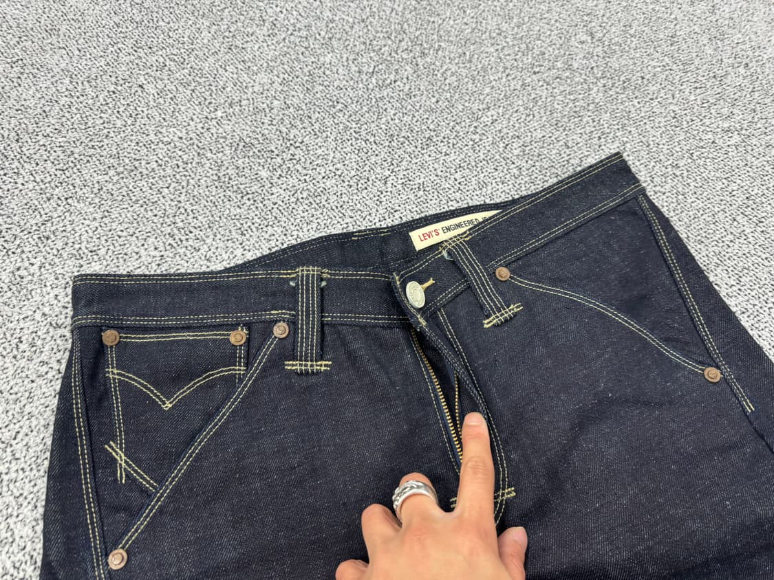 [데드스탁] 리바이스 엔지니어드진 00s 데님 상품이미지3