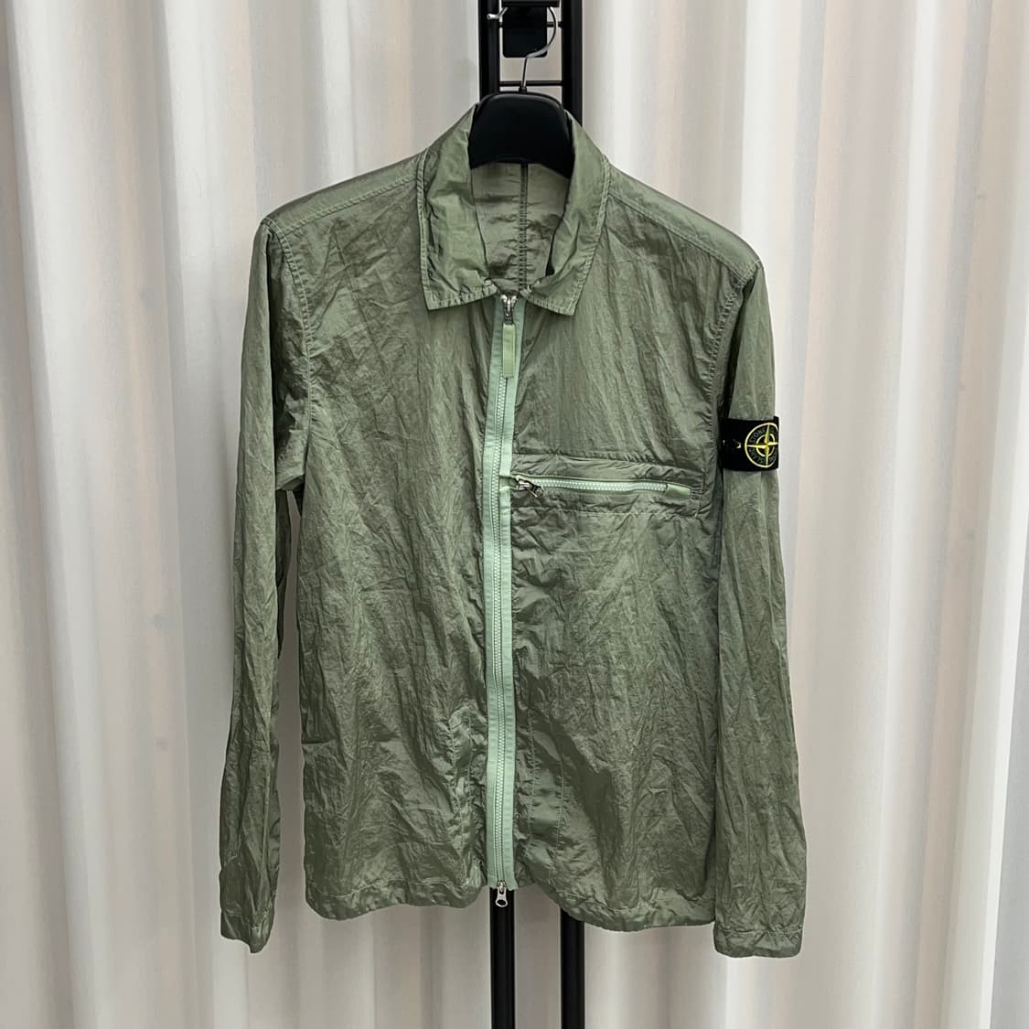 스톤아일랜드 나일론 메탈 오버셔츠 (L) 상품이미지1