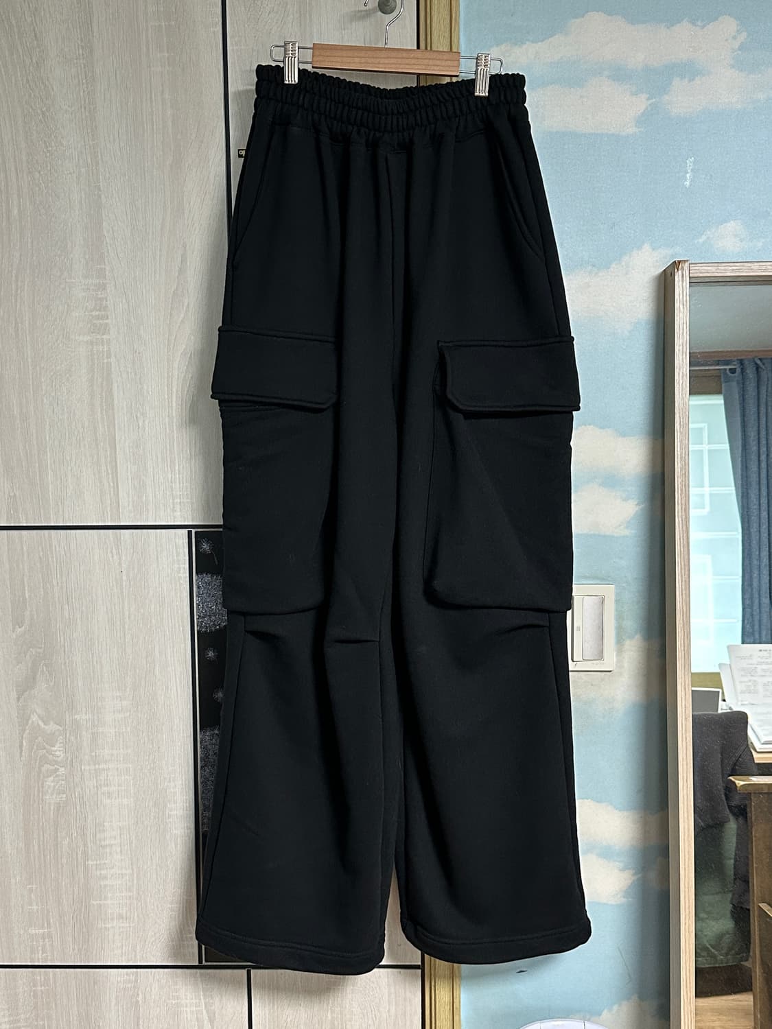 (M) 소버먼트 700G 이지 스트링 빅 카고 스웨트 팬츠-딥 블랙- 상품이미지2