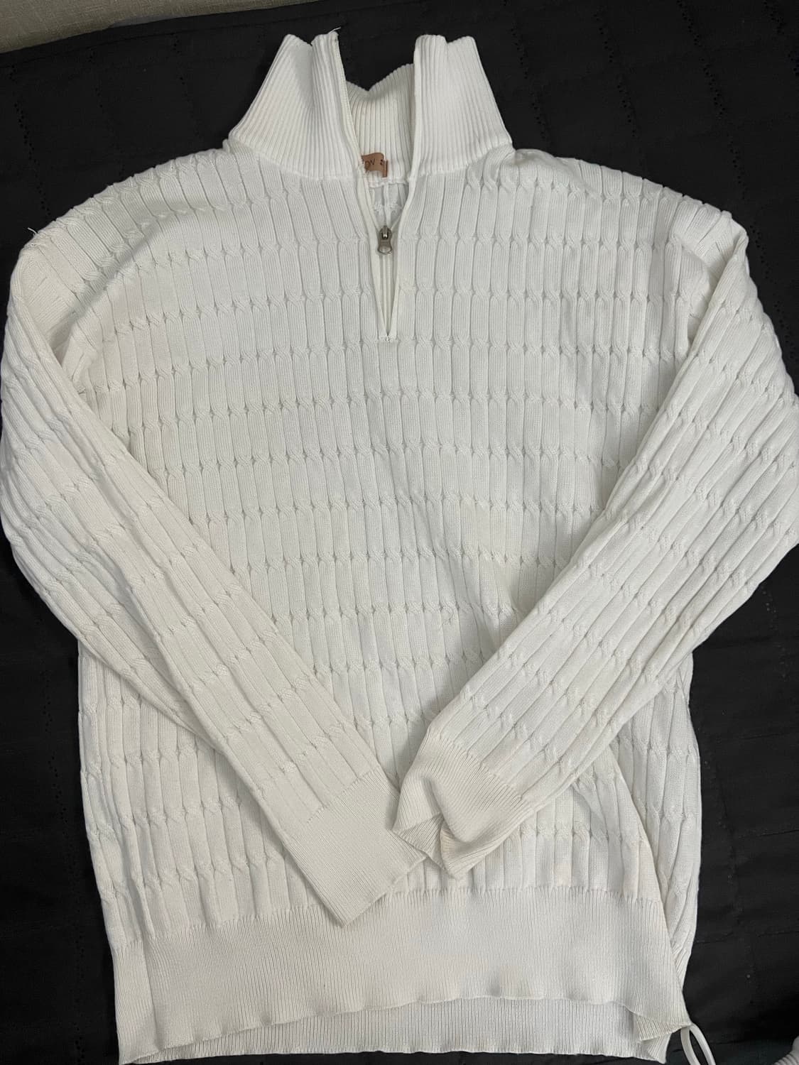 남자 흰색 반집업 니트 상품이미지1