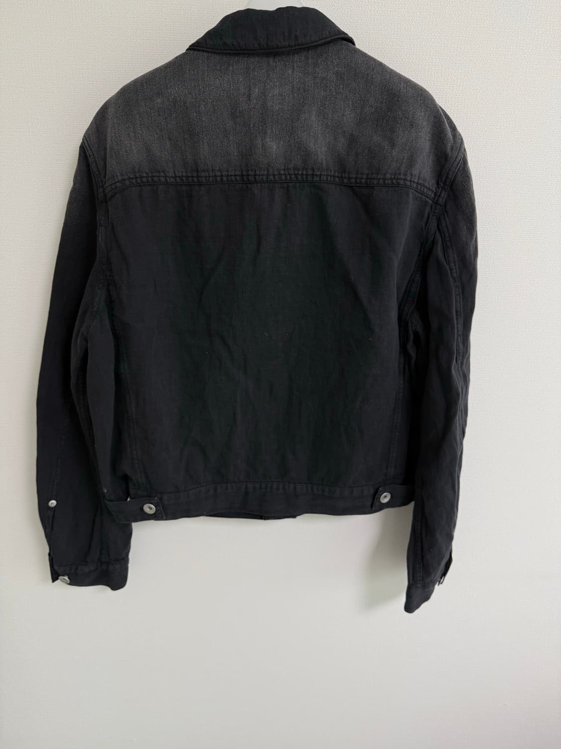 토니웩 25SS 코튼 린넨 가먼트-다이드 트러커 자켓_블랙 상품이미지2