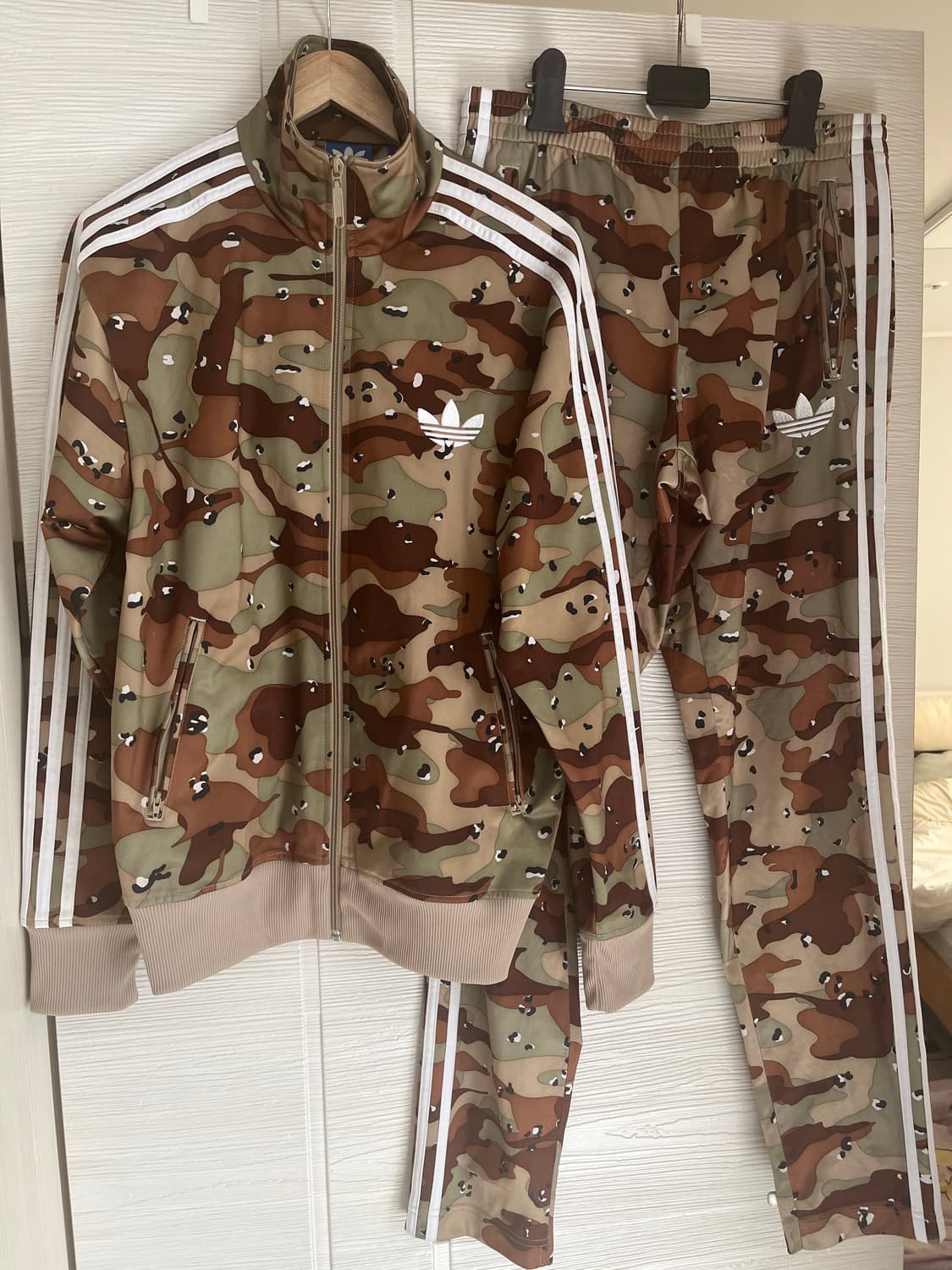 아디다스 파이어버드 카모 셋업 상품이미지1