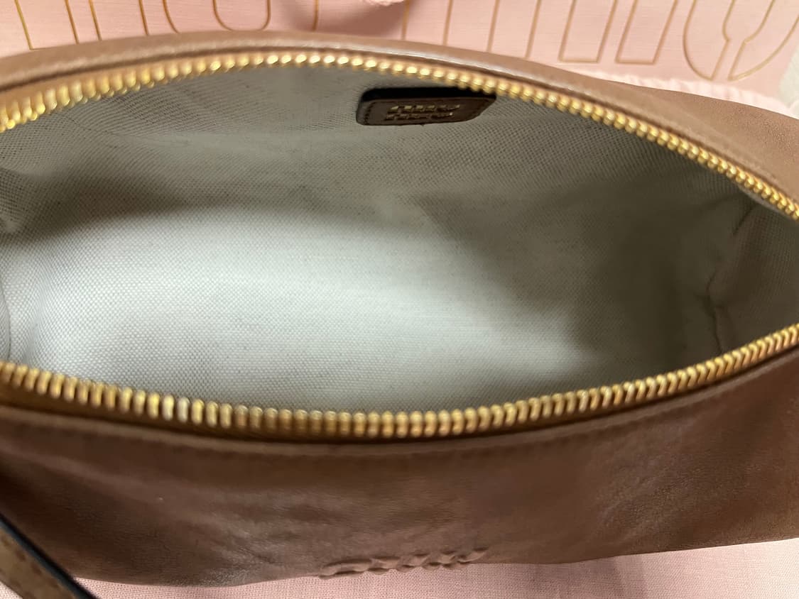 미우미우 파우치백 오크 상품이미지4