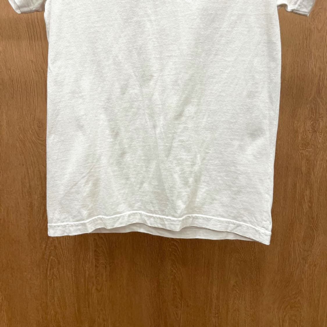 아페쎄 반팔 티셔츠 로고 프린팅 라운드넥 무지 디테일 레귤러핏 화이트 상품이미지5