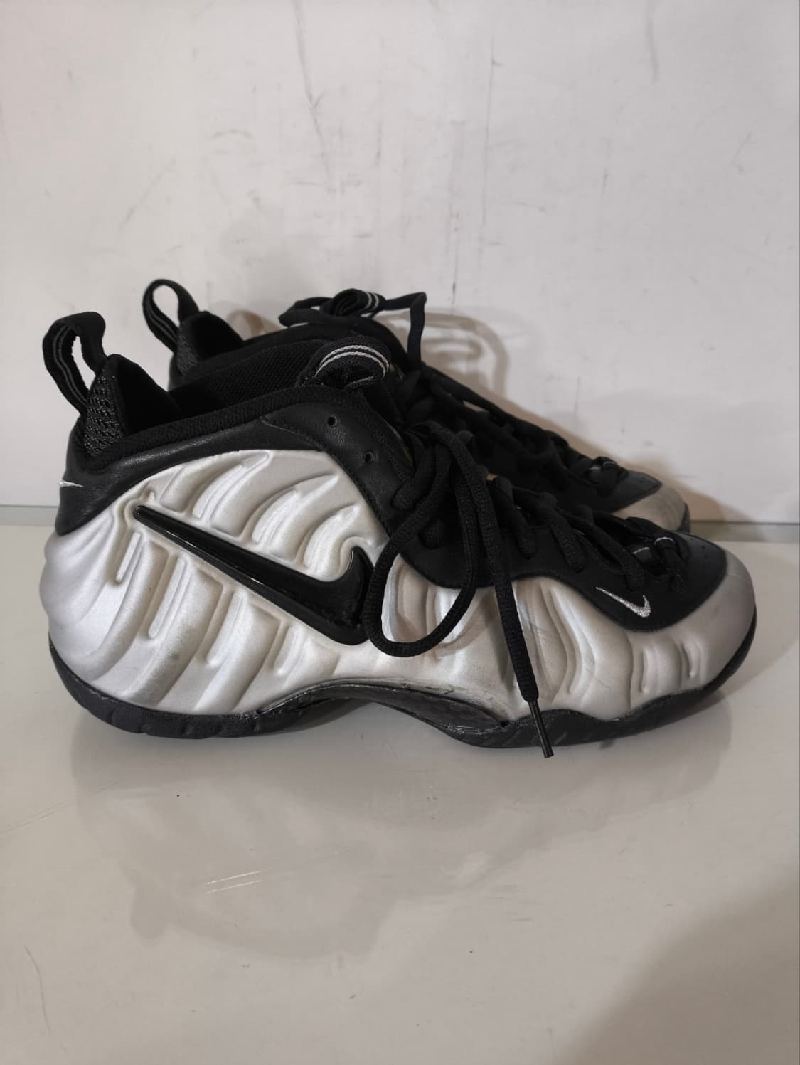 275mm 나이키 에어 폼포짓 프로 메탈릭 실버 상품이미지2