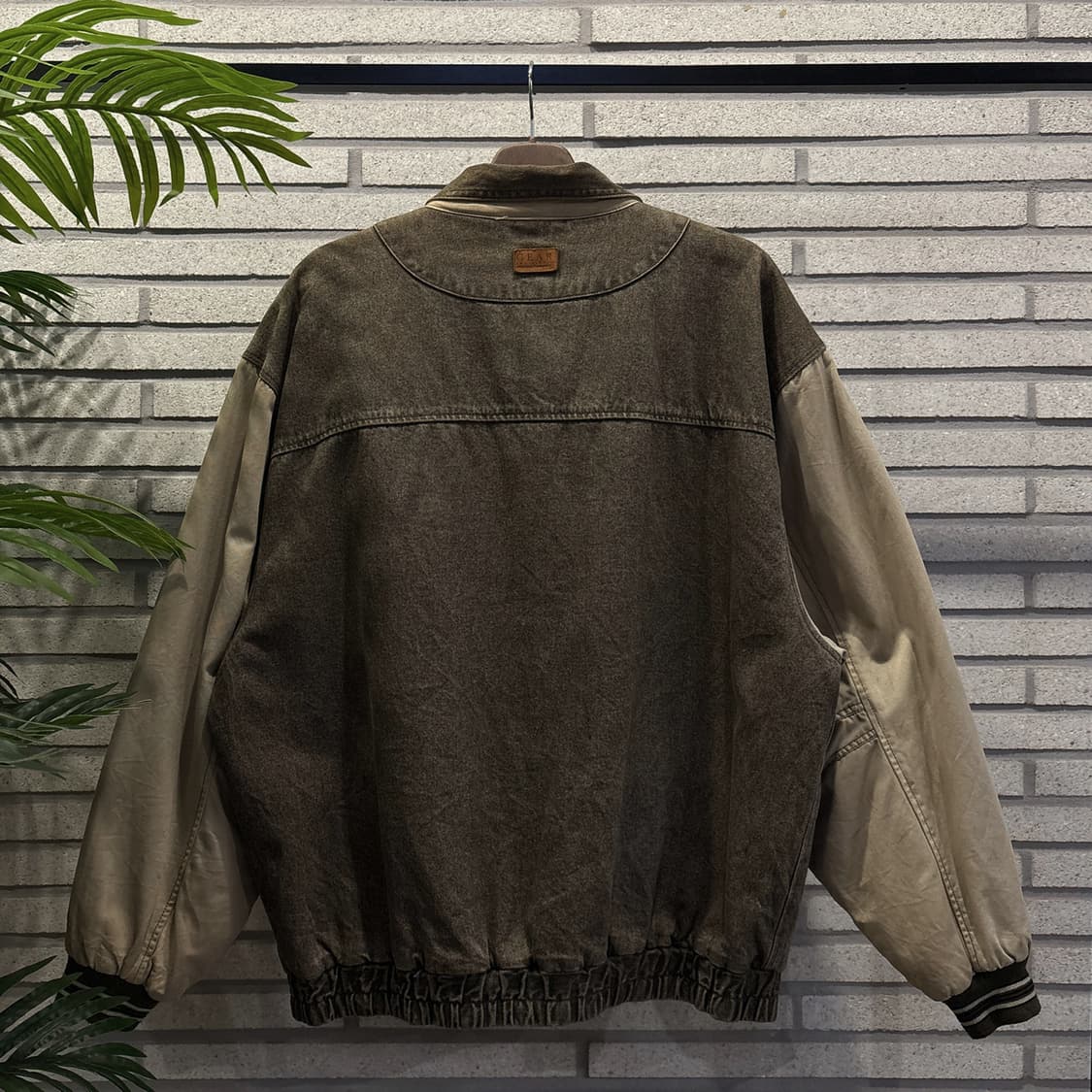 USA VINTAGE 데님 투톤 바시티 워크자켓 소매배색 자수 디테일 상품이미지3