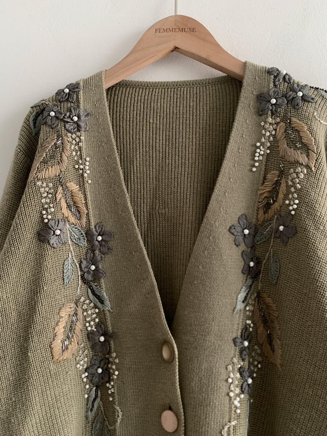 Flower Emboridery Khaki Cardigan 상품이미지3