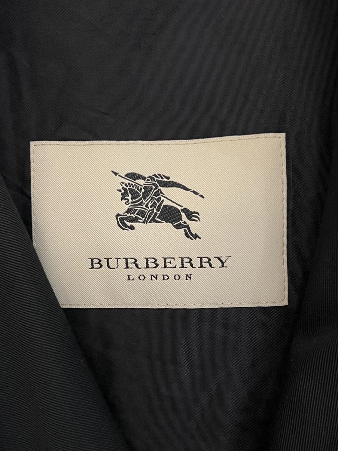 버버리 블랙 트렌치코트 상품이미지2