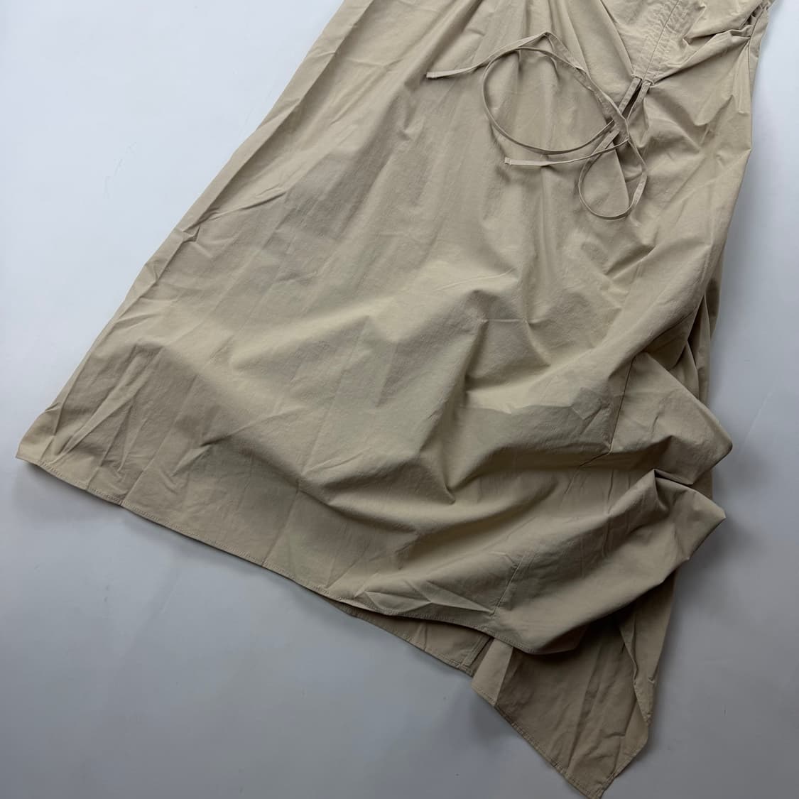 에트몽 Pintuck String Dress, Beige 상품이미지7
