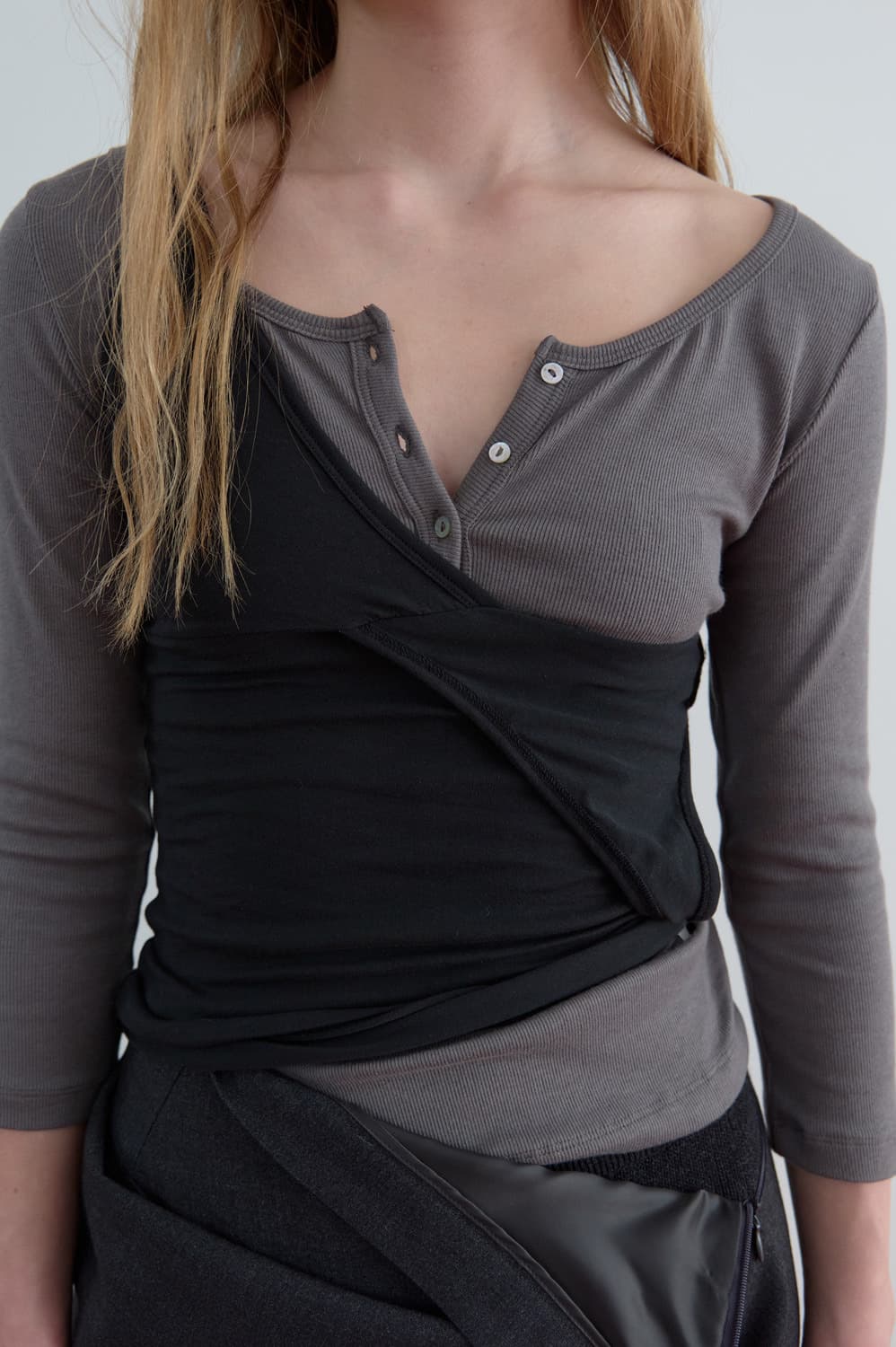 리포스 헨리넥 티셔츠 판매합니다. 상품이미지1