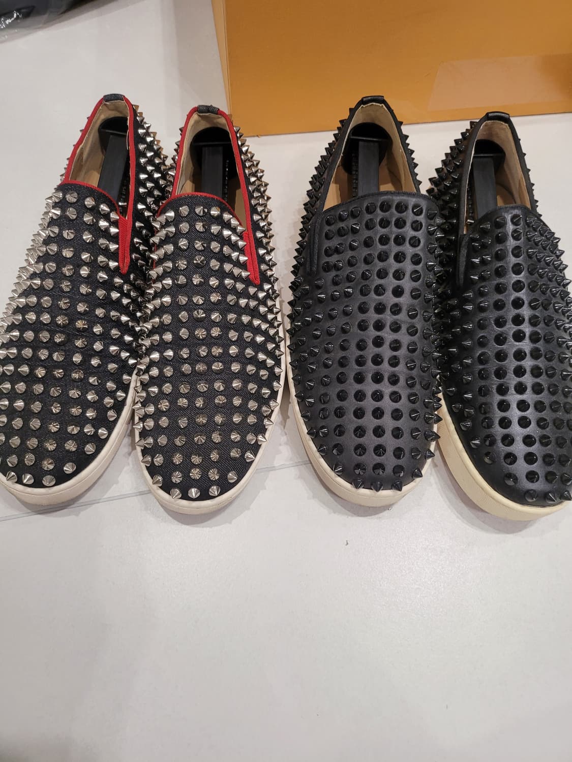 [일괄판매] "발끝까지 압도적 존재감" 스터드 슬립온 270 사이즈 (2 상품이미지1