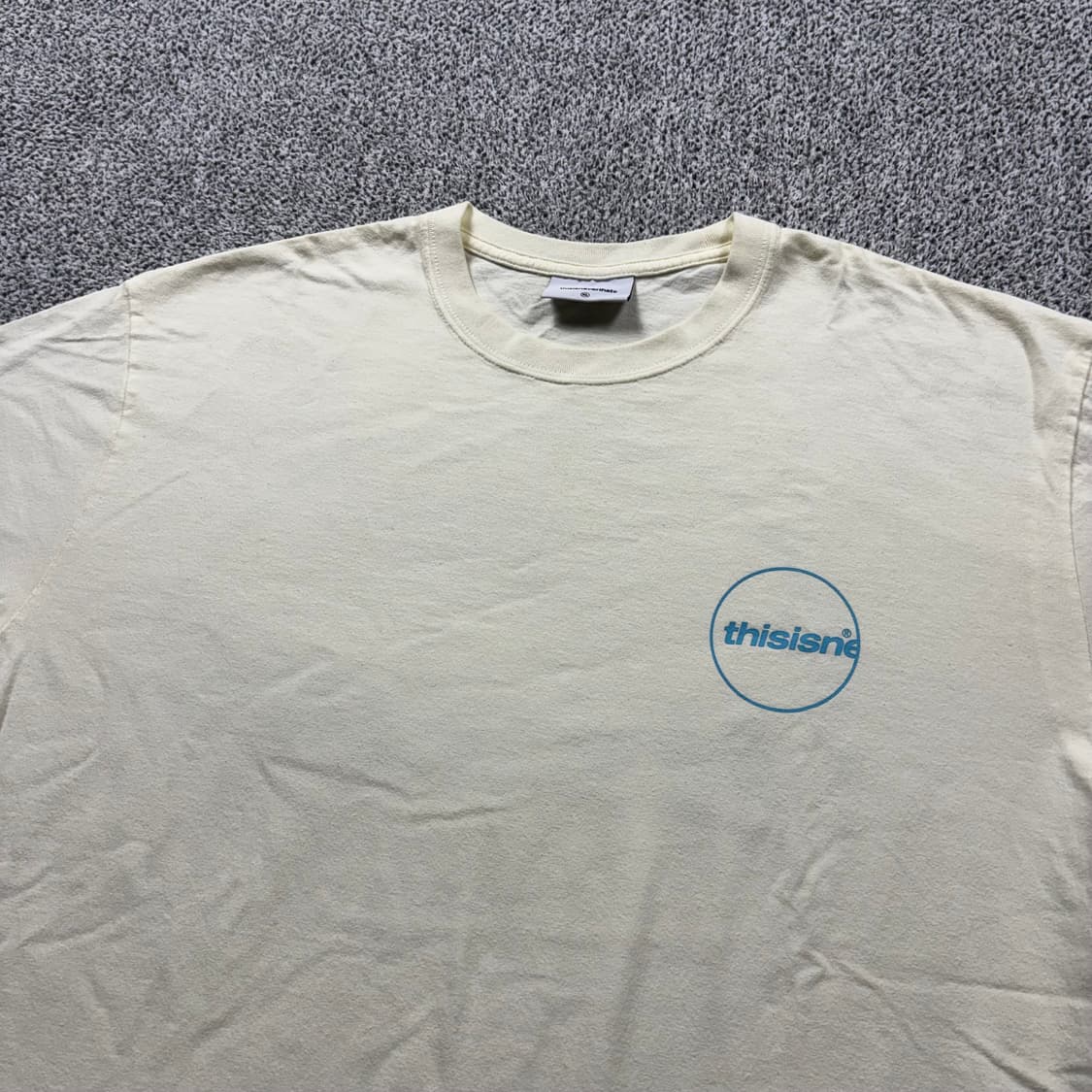 디스이즈네버댓 빅로고 아이보리 티셔츠 상품이미지3