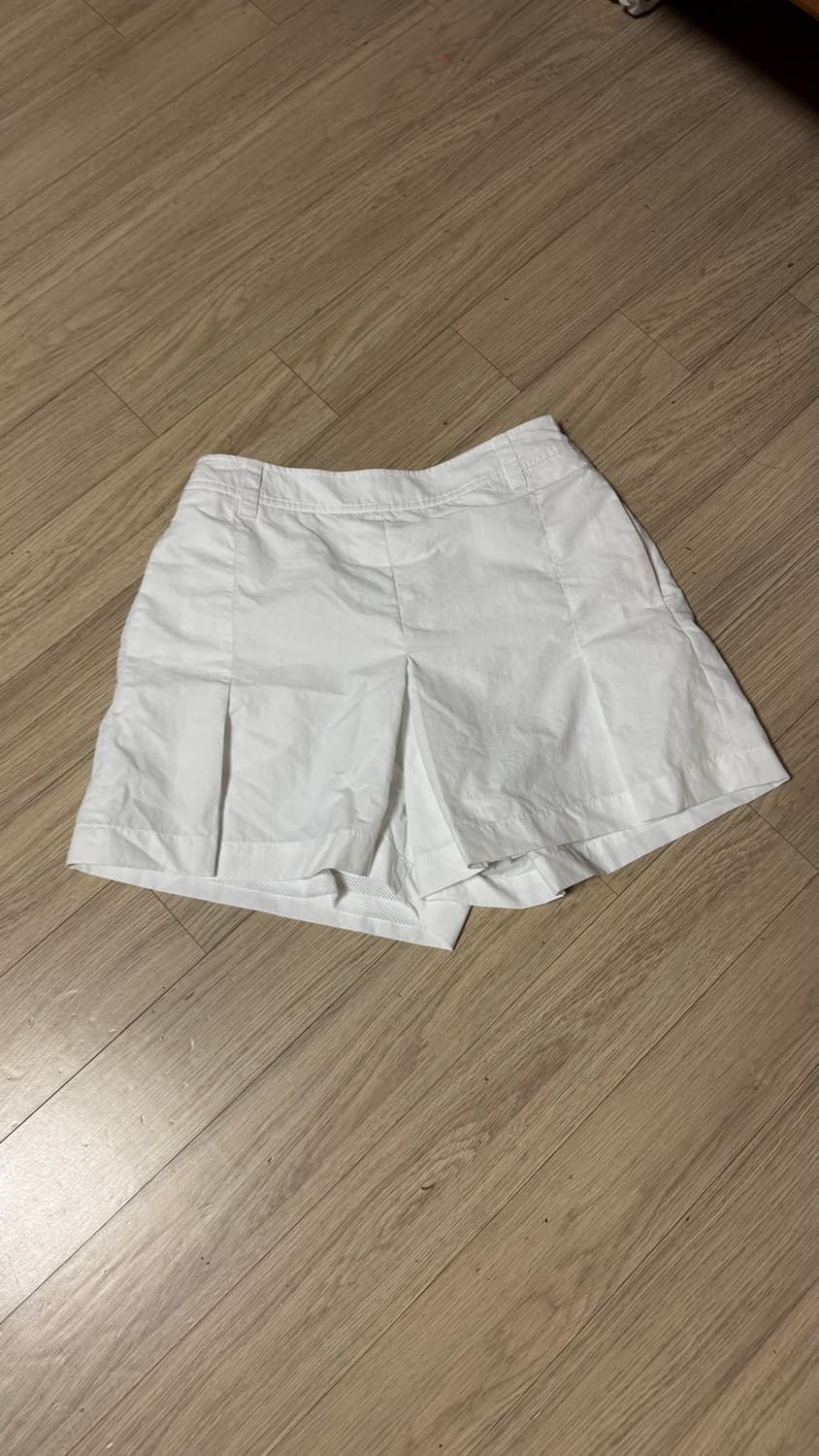 아웃도어 프로덕트  화이트 핀턱 반바지 상품이미지1