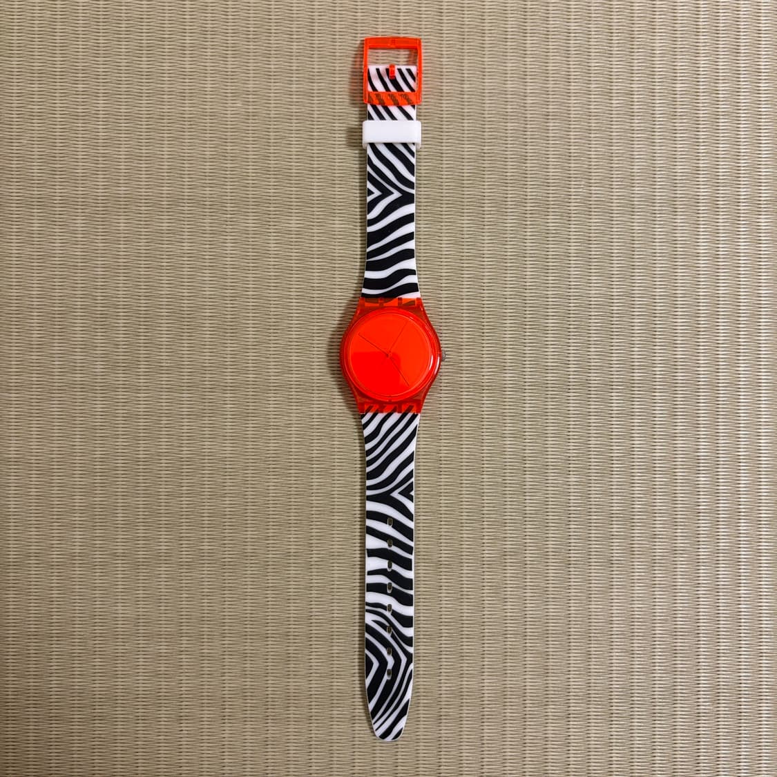 Swatch 트랜스루센트 지브라 워치 상품이미지1