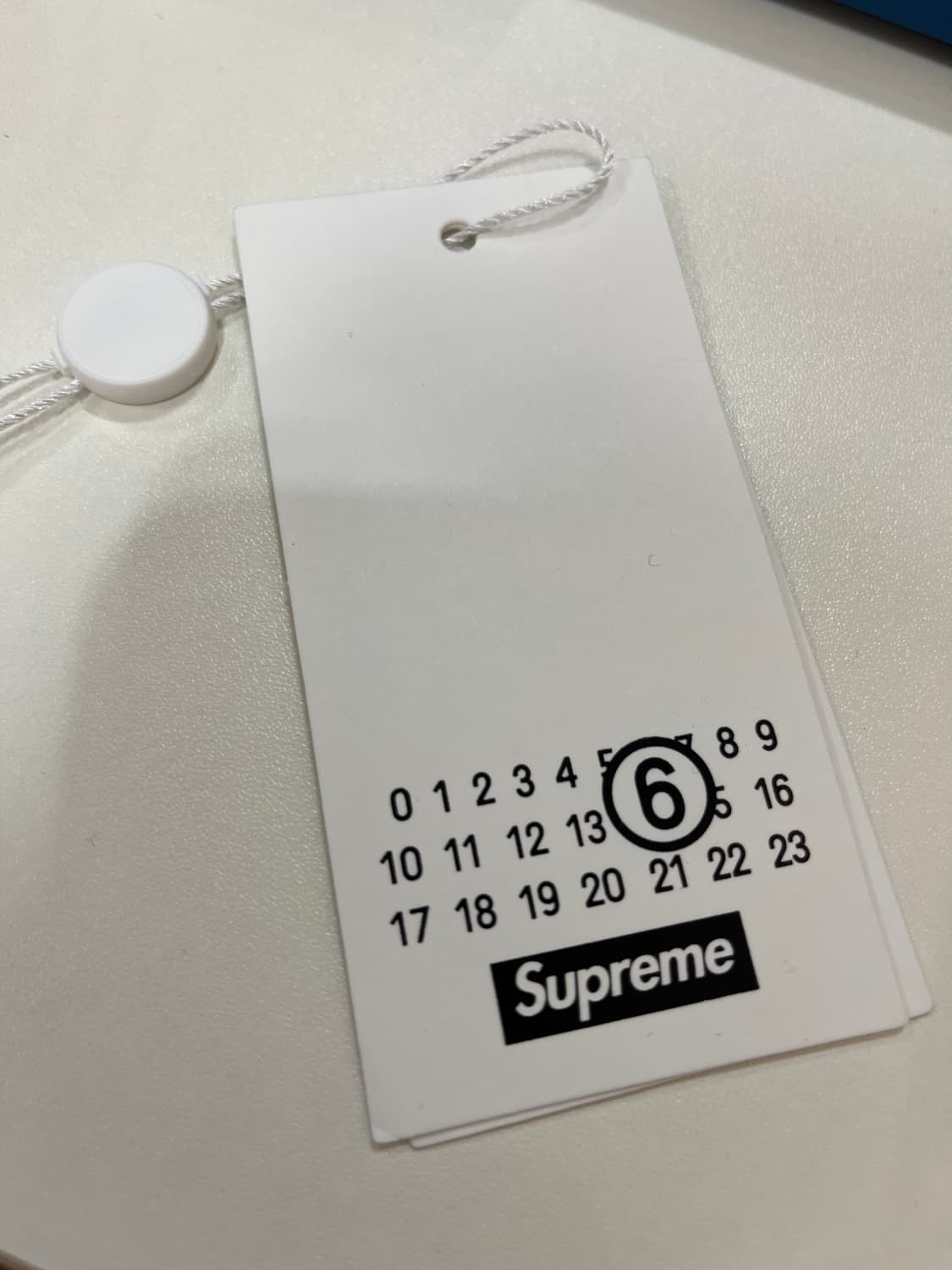 슈프림 x MM6 메종 마르지엘라 포일 박스로고 후드 스웨트셔츠 블랙 - 상품이미지7