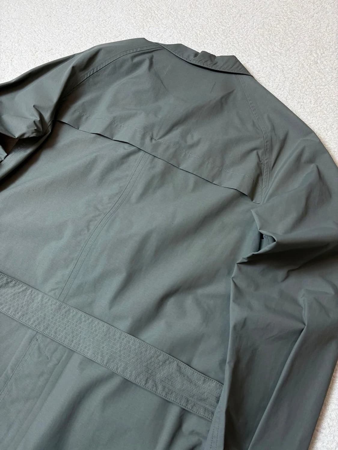 유니클로 x 르메르 웨더 벨티드 트렌치 레인코트 PN7202 상품이미지8