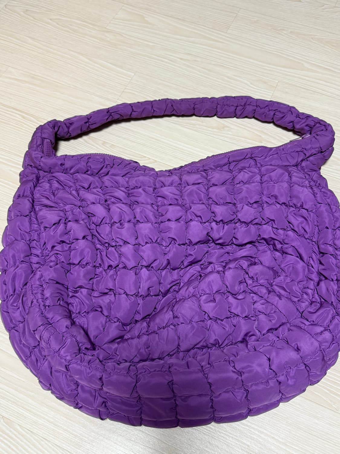 COS 오버사이즈 퀼티드 구름백 보라 상품이미지2