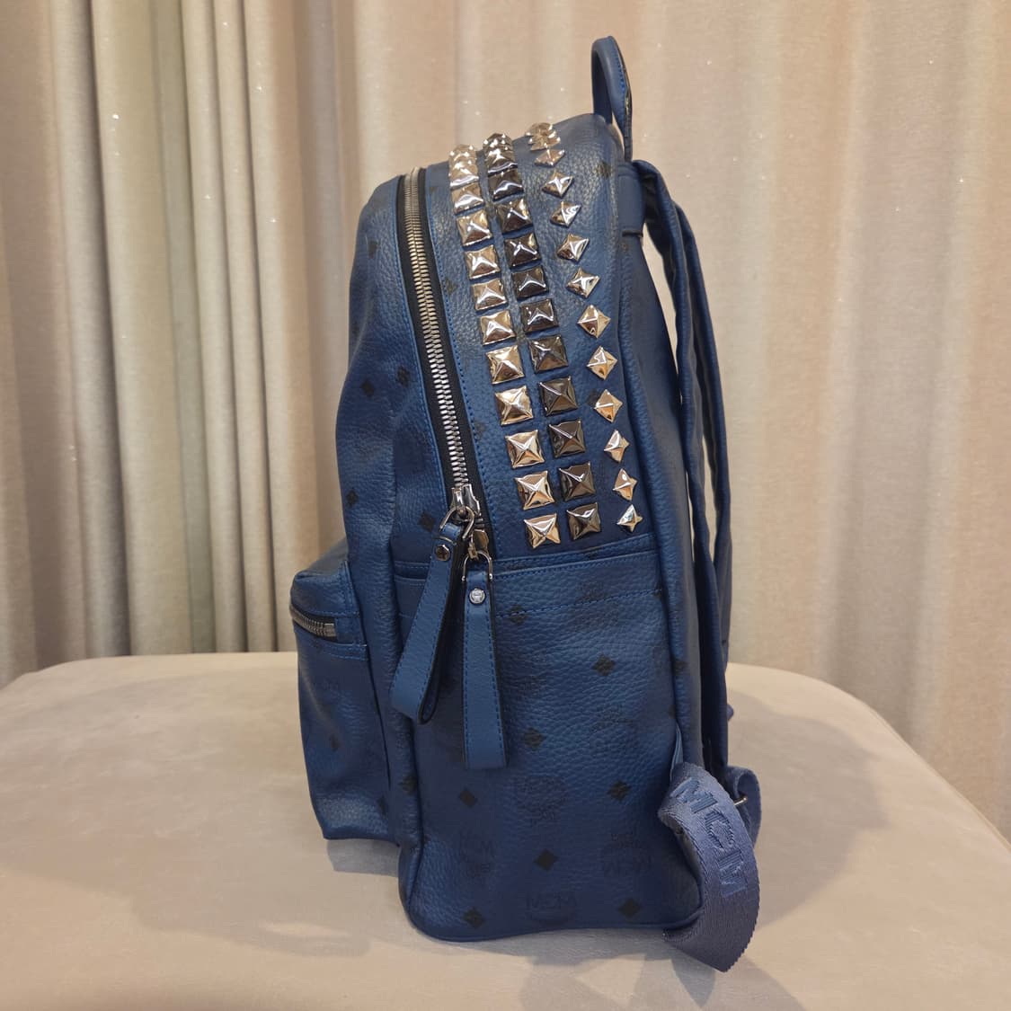 mcm 비세토스 스터드 백팩 상품이미지3