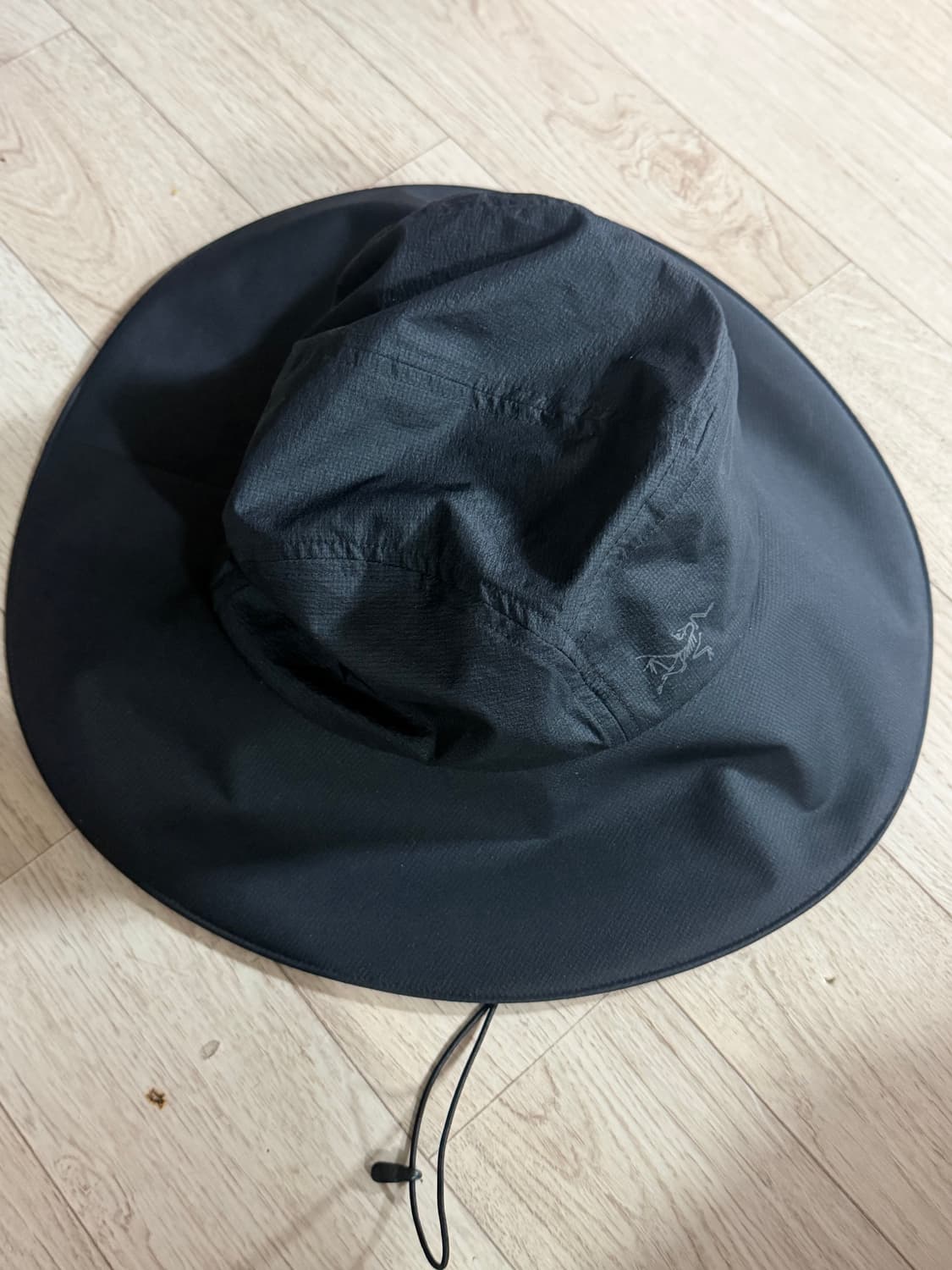 아크테릭스 버킷햇 상품이미지1