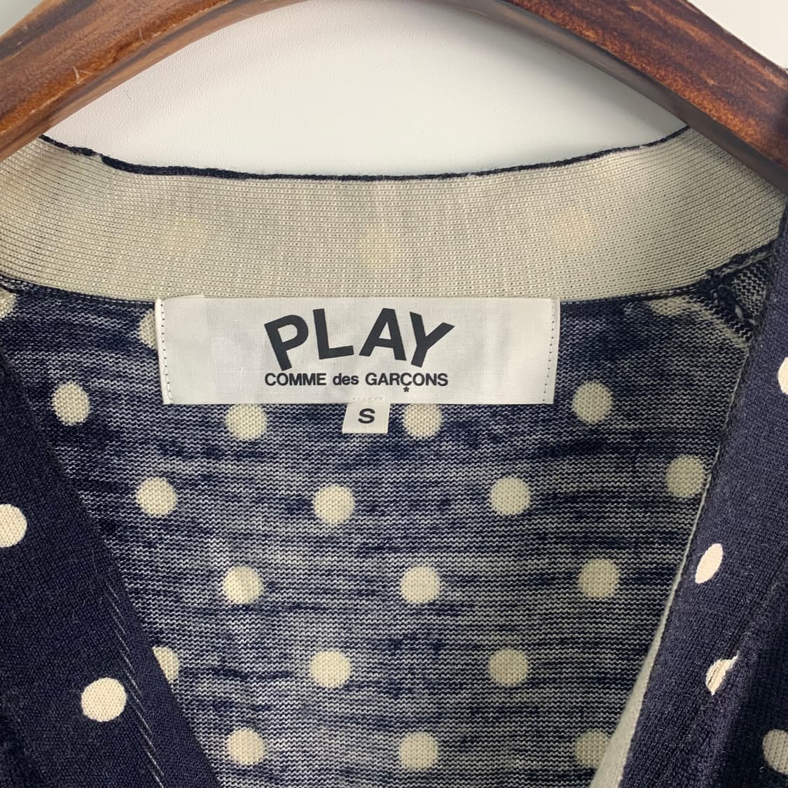 꼼데가르송 플레이 와펜 도트 패턴 니트 가디건 상품이미지6